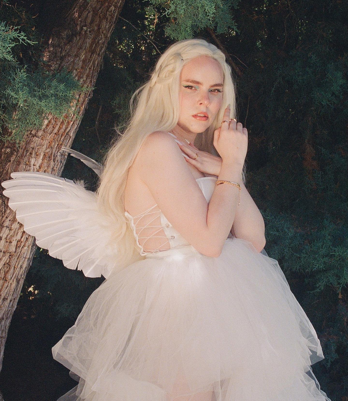 Evolving into her purest form ✨👼 @dashacantexist on 35mm for @stonehartjewelry

#girlgaze #adolescentcontent #localwolves