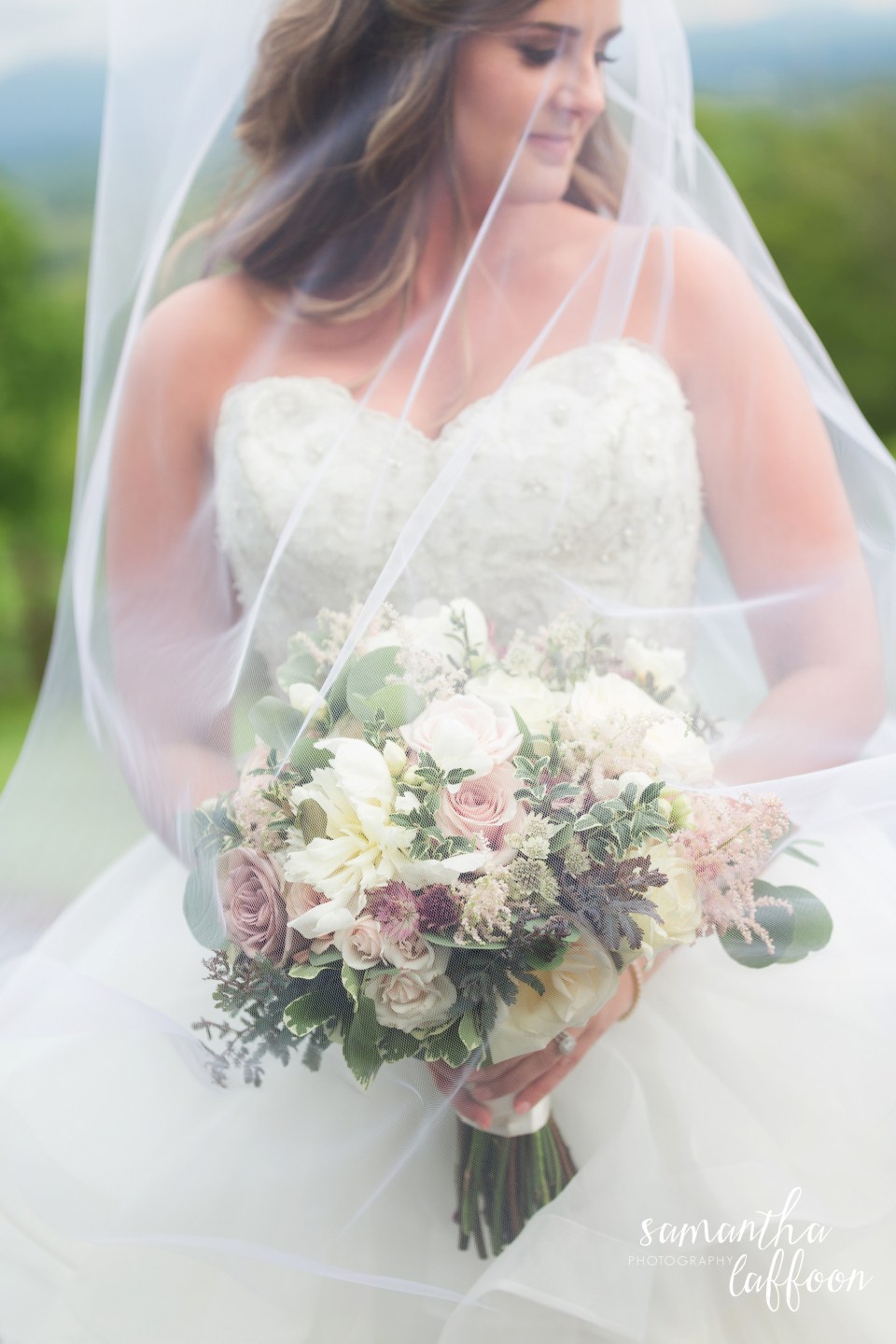 Lush bridal bouquet