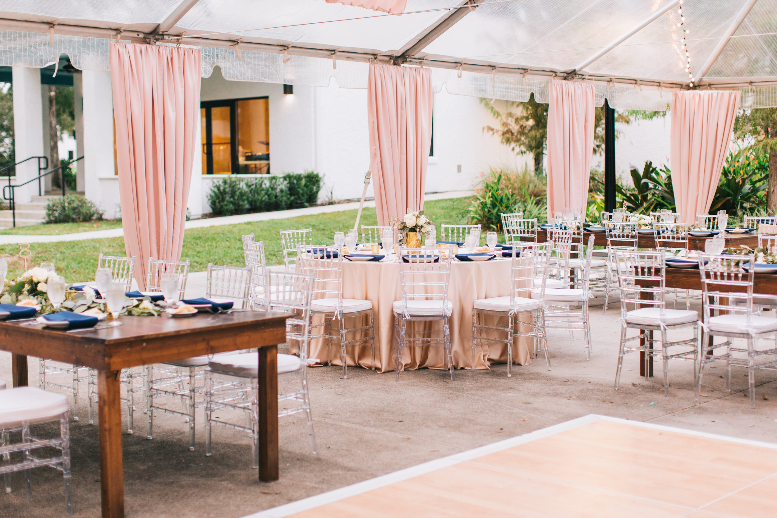  Farm and round tables for reception 