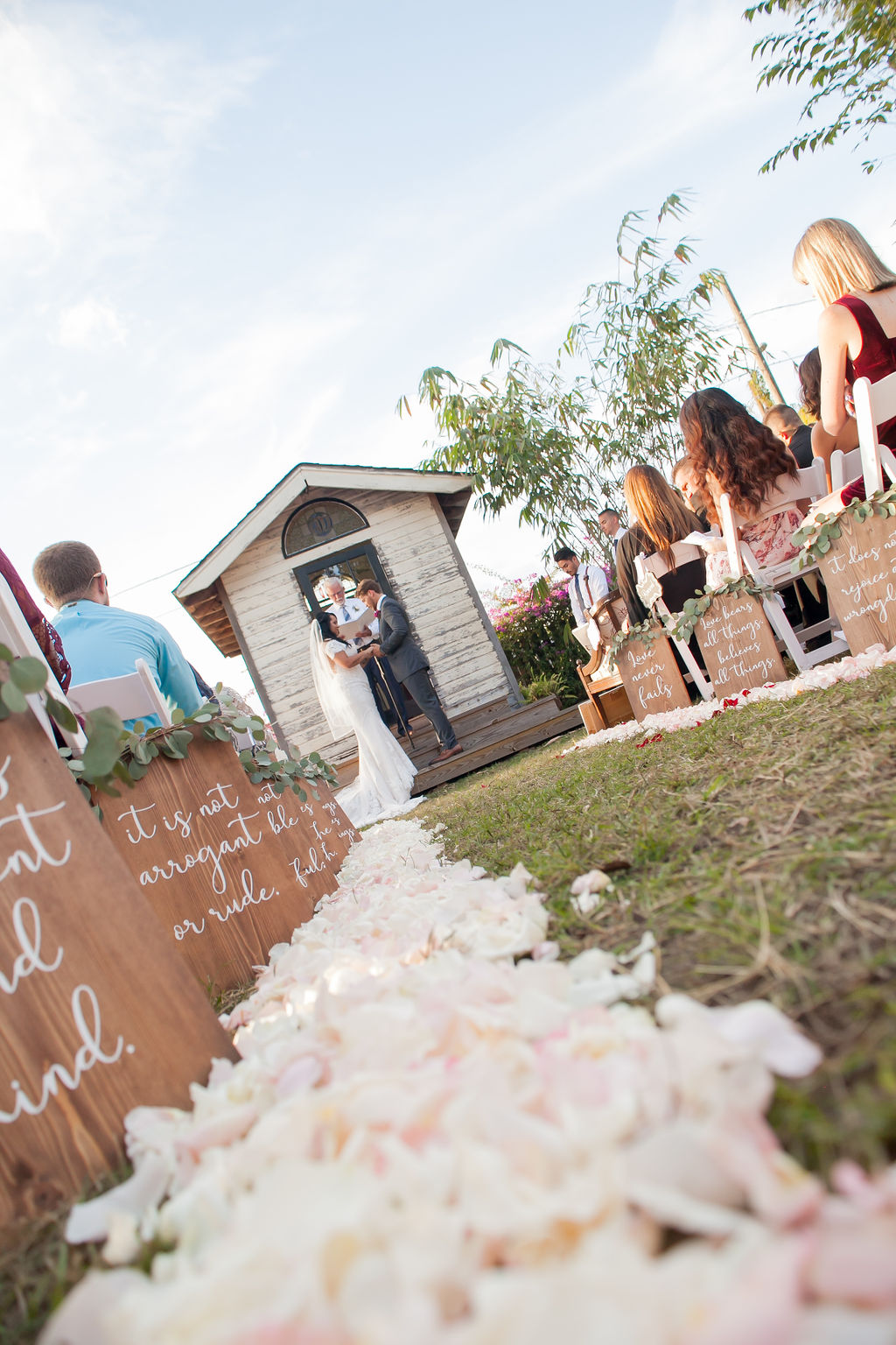 Bluegrass Chic - Scripture aisle markers