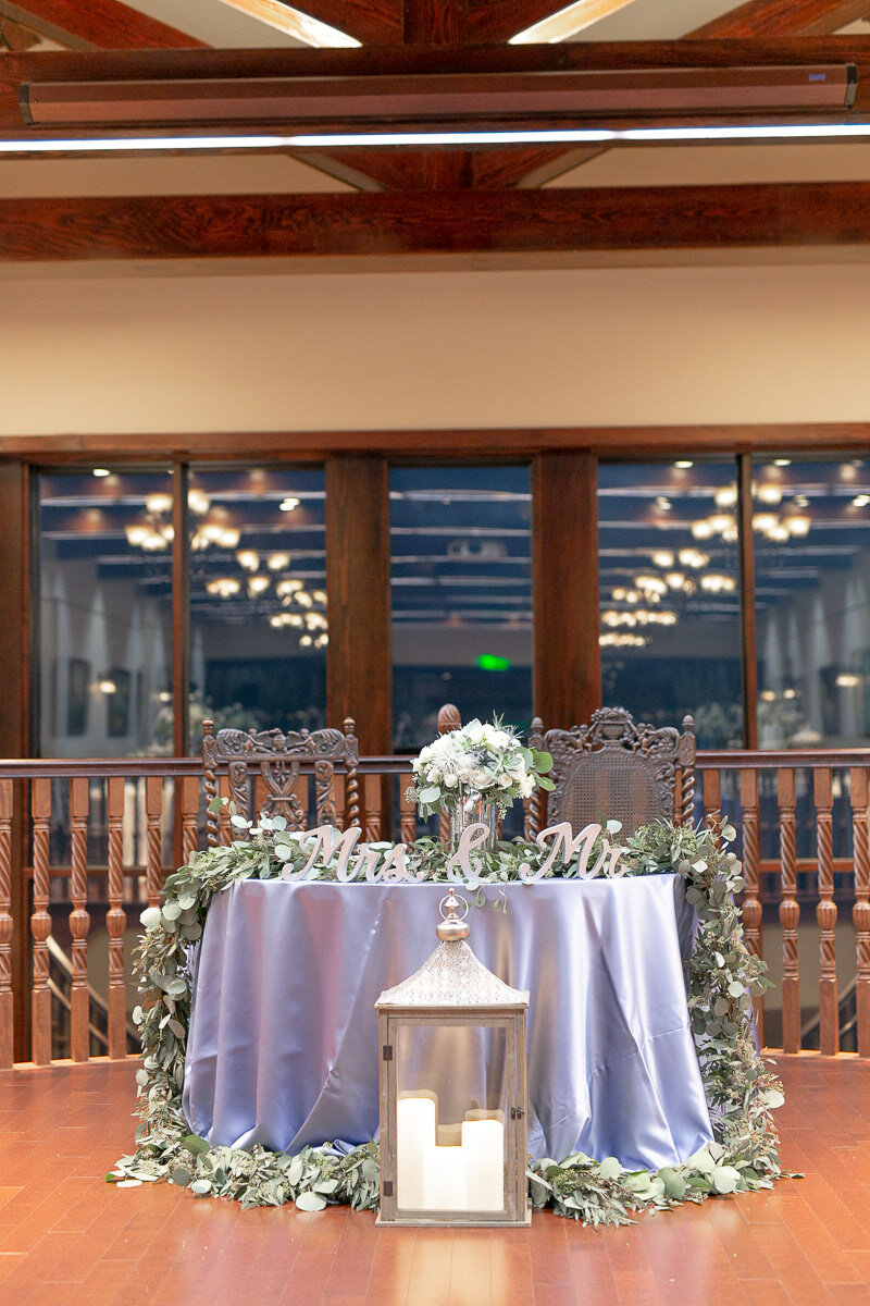 Bluegrass Chic Tavares on the Lake Air plant and Succulent sweetheart table