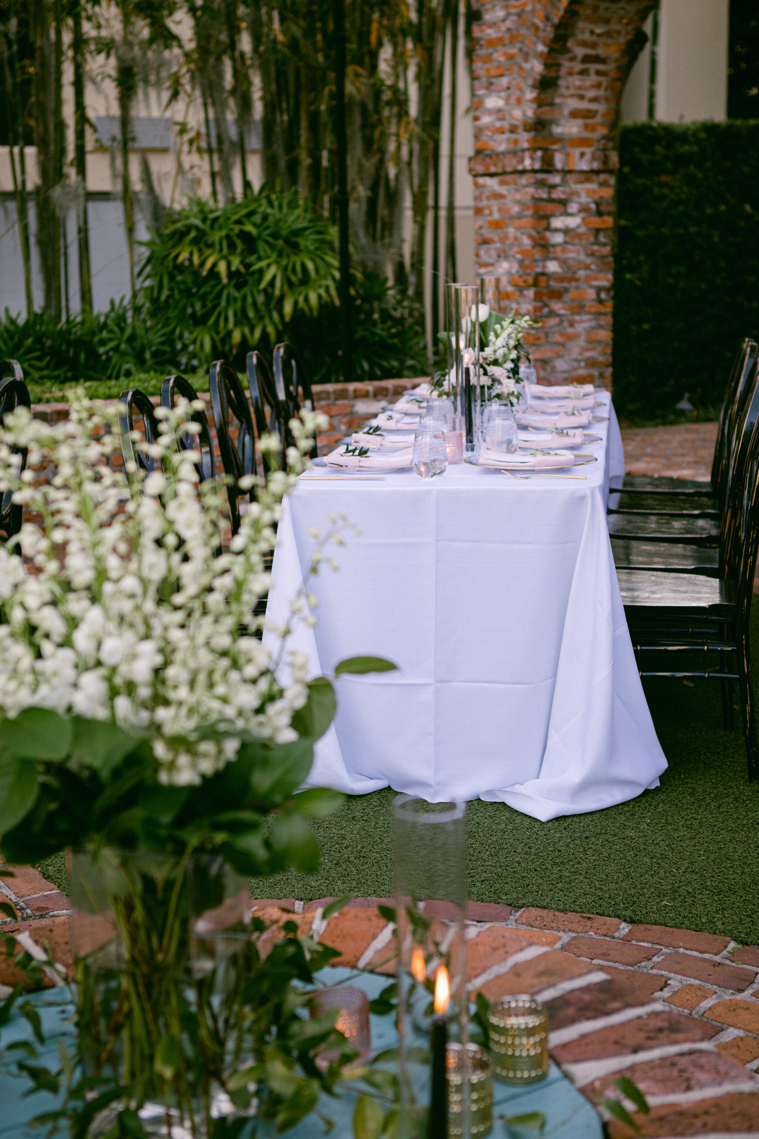 Bluegrass Chic-Casa Feliz. Reception Floral for Long Tables