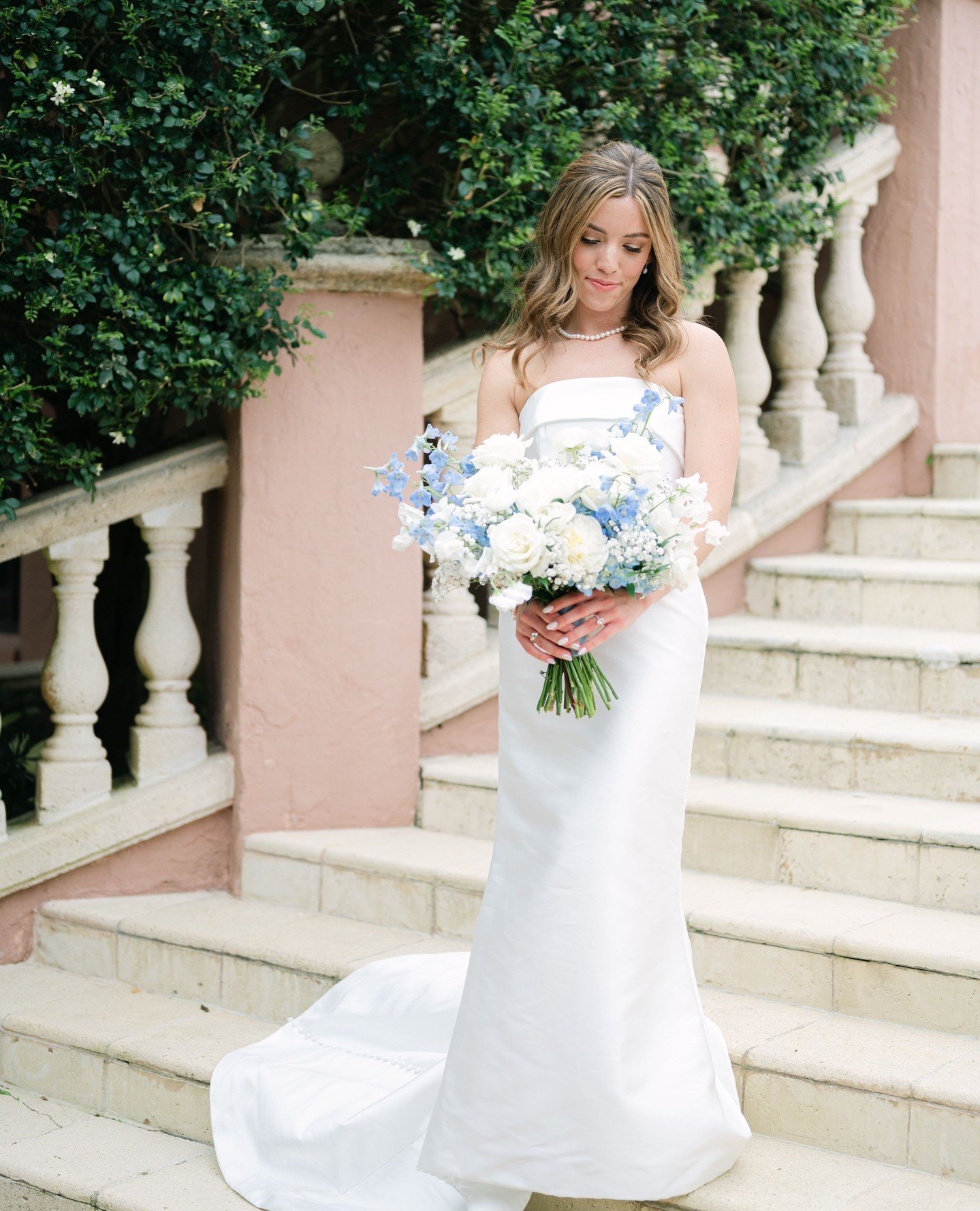 2.22.25🕊️ Mackenzie &amp; Jack's wedding day was a dream! ⁠
⁠
Swipe to see their sweet photos! This bridal bouquet is so light and fluffy - we are obsessed! ⁠
-⁠
-⁠
#weddingflowers #weddingflorist #orlandowedding #orlandoflorist #luxurywedding #ligh