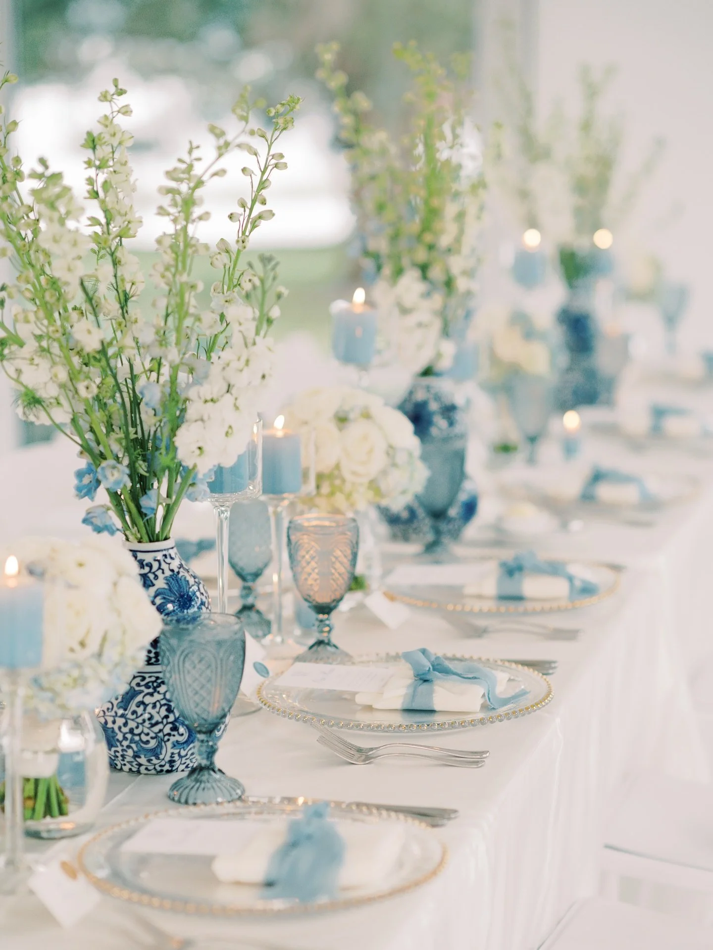 light blue + white🕊️🦋 This classic timeless look is simply perfect!⁠
⁠
We are a sucker for a light blue wedding - it is just so classy and elegant, especially at @adamsestate !⁠
⁠
Are you looking for an elegant reception like this? Let&rsquo;s chat