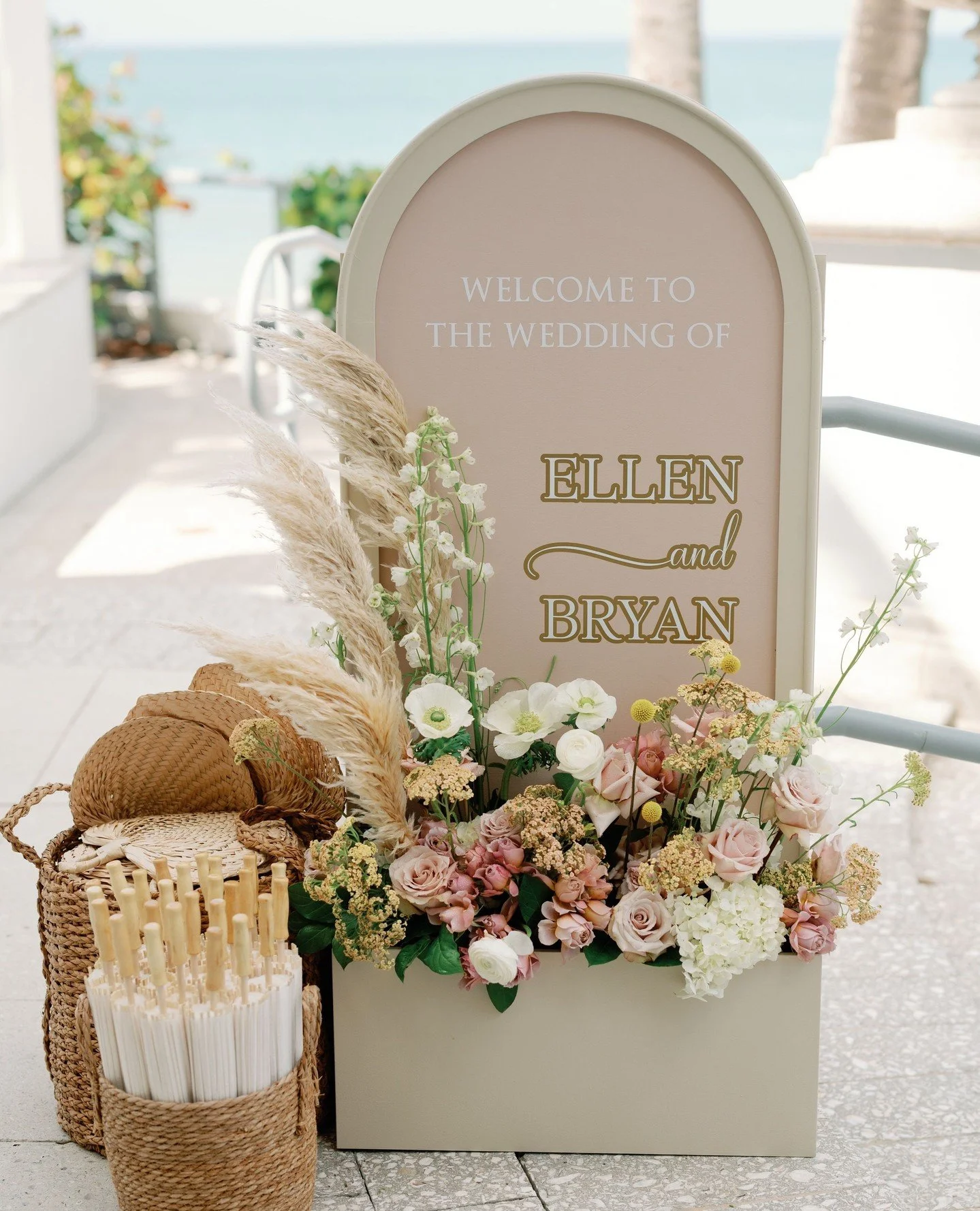 beachside details✨️🌊⁠
⁠
These details are simply swoon-worthy!! This color palette with these coastal textures is perfection!⁠
⁠
Double tap and comment to show your love!⁠
-⁠
-⁠
#weddingflowers #weddingflorist #orlandowedding #orlandoflorist #luxury