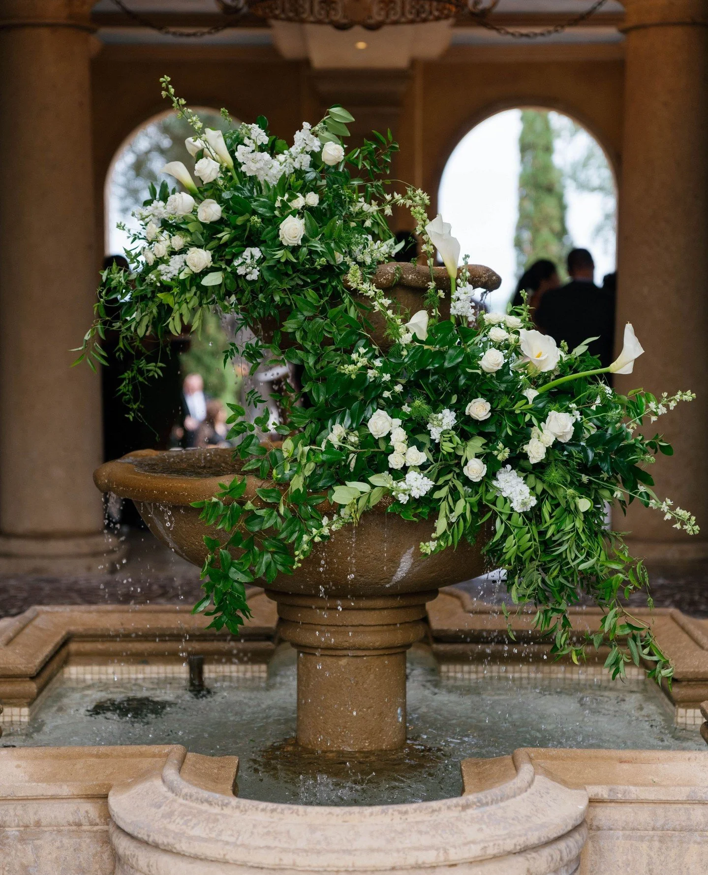 dreamy fountain floral🕊️🌿 We are also SO EXCITED to dress up the fountain at @bellacollinaweddings⁠
⁠
The Atrium is the perfect spot to have some fun and really customize with floral for your special day! Let's chat about how to customize your wedd