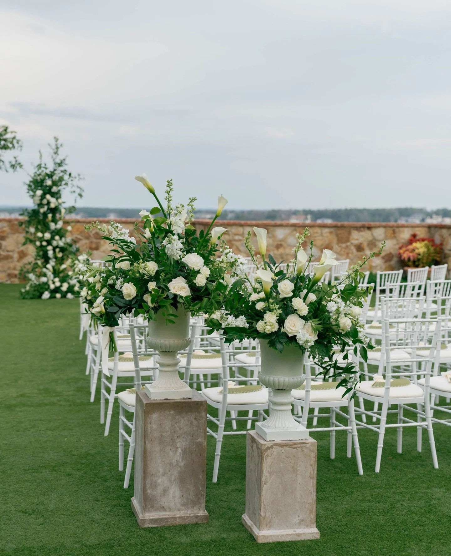 swipe to see this stunning ceremony🫶🏻 Every detail was thought of for this beautiful setup!⁠
⁠
Are you looking for a beautiful ceremony like this? Click the link in our bio to to schedule a free consultation with our team today!⁠
-⁠
-⁠
#weddingflow