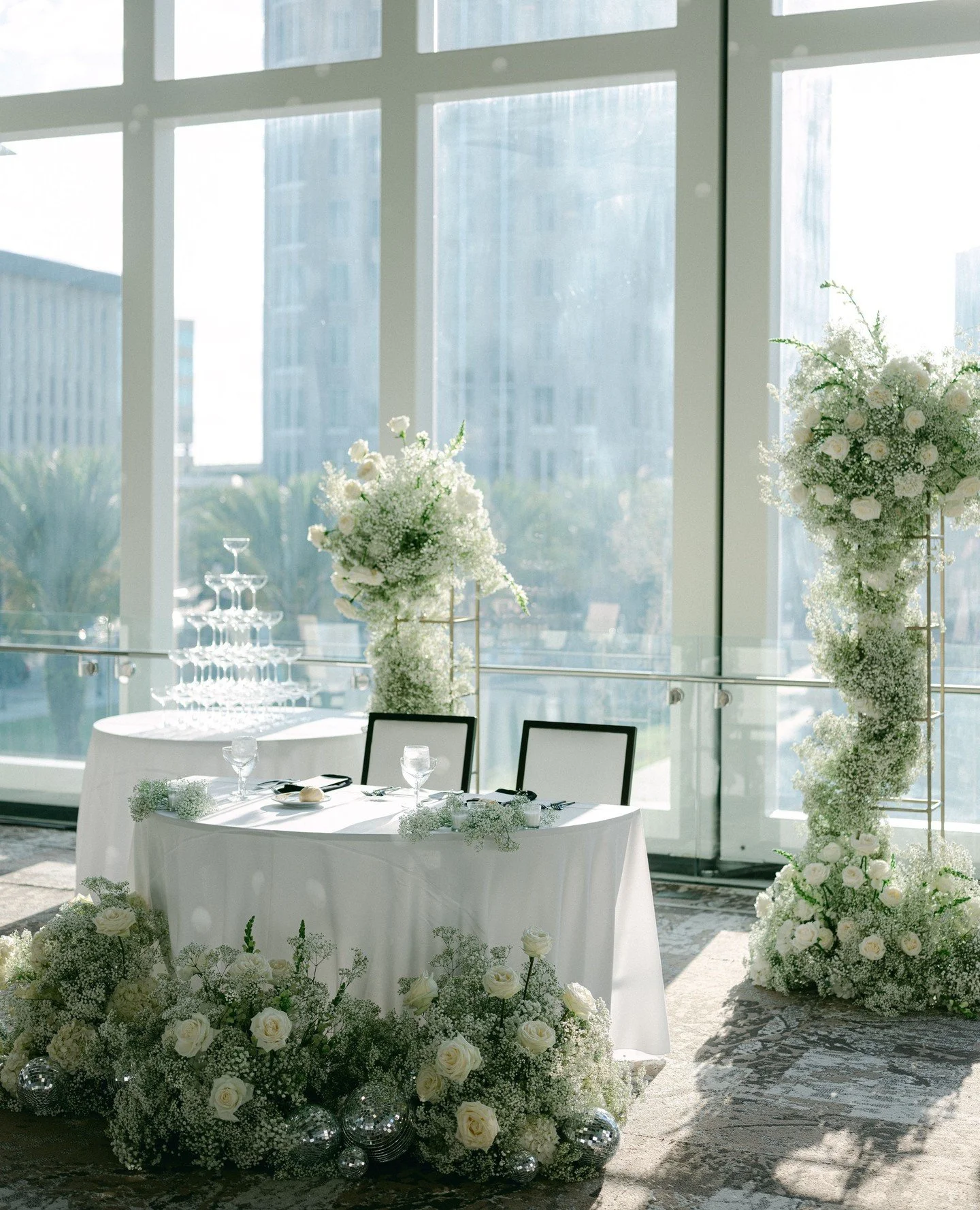 the dreamiest reception!✨️⁠
⁠
Check out this gorgeous candle-filled reception at the gorgeous @drphillipsctr ⁠
⁠
Let's chat if you are looking for a dreamy look like this!⁠
-⁠
-⁠
#weddingflowers #weddingflorist #orlandowedding #orlandoflorist #luxury