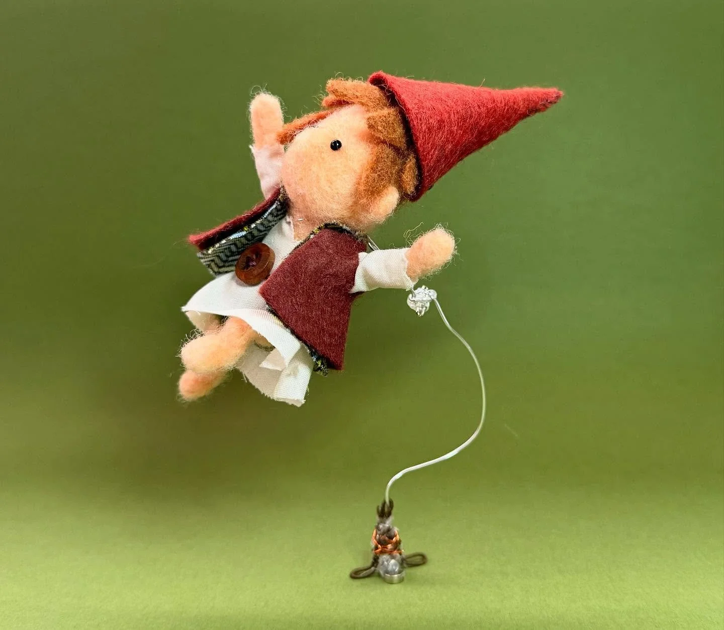I&rsquo;ve been taking Lumi Barton&rsquo;s (@thou_art_lumi ) needle felting animation class and am excited to share what I&rsquo;ve been working on! ☺️ I haven&rsquo;t done stop motion since I was a kid and am very much enjoying myself. It&rsquo;s be