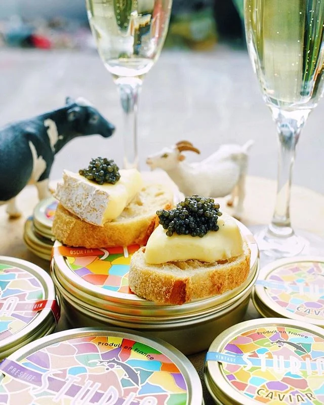 Confession: this week, on a weekday, I rolled out of bed late, biked to the @frenchcheeseboard and started my day with a lot of caviar, cheese and wine🥂🧀Have I gone too far? Oh well, the cheese and @sturiausa pairings were amazing. As they say, &ld
