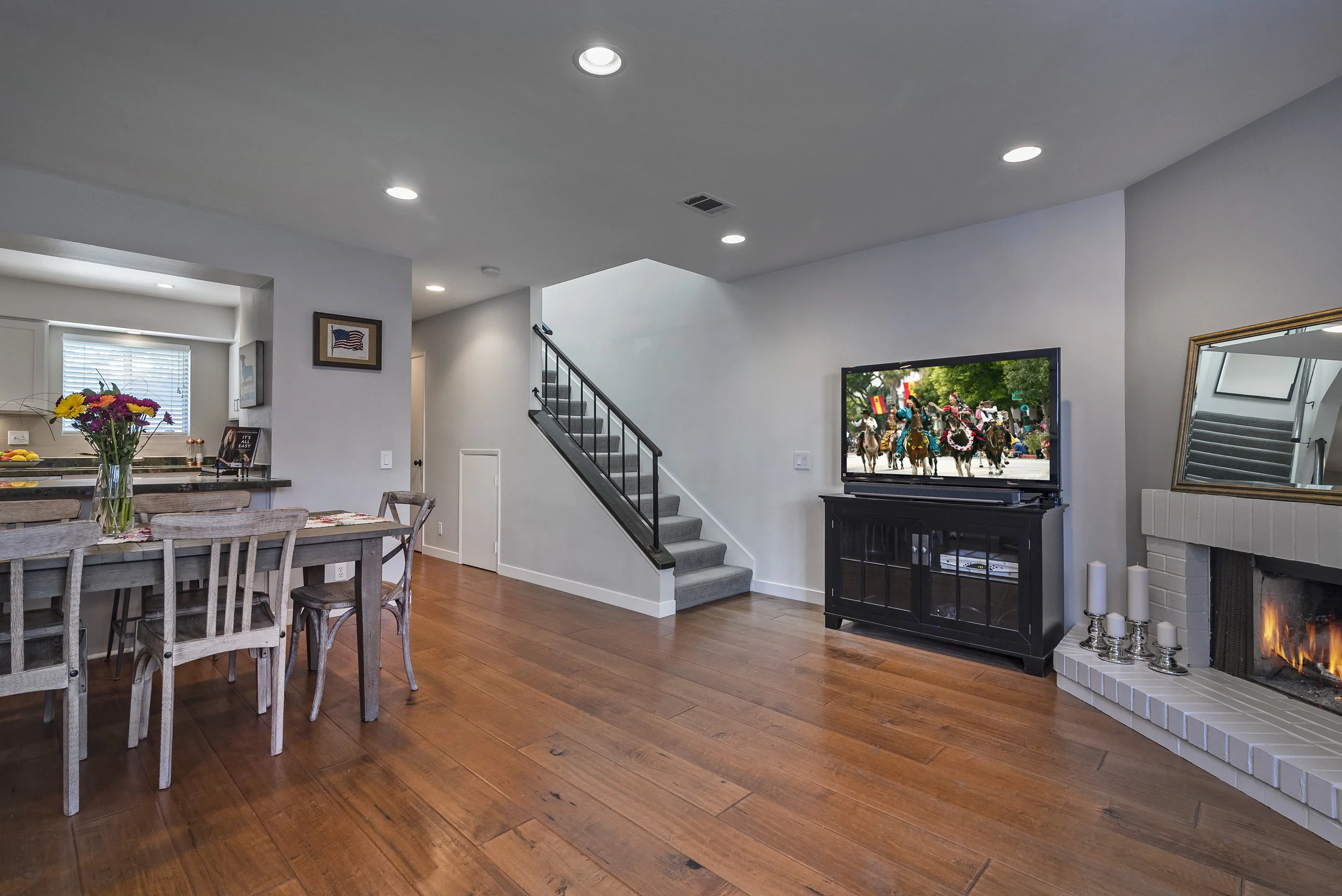 Living Room.jpg