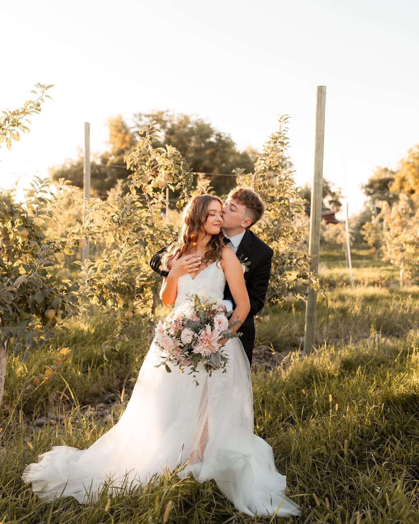 Intimate weddings are always so fun to be a part of. There is so much more time for the couple to just be with each other and their loved ones. Here&rsquo;s a few more from this beautiful day with Rhett + Jolie. ✨