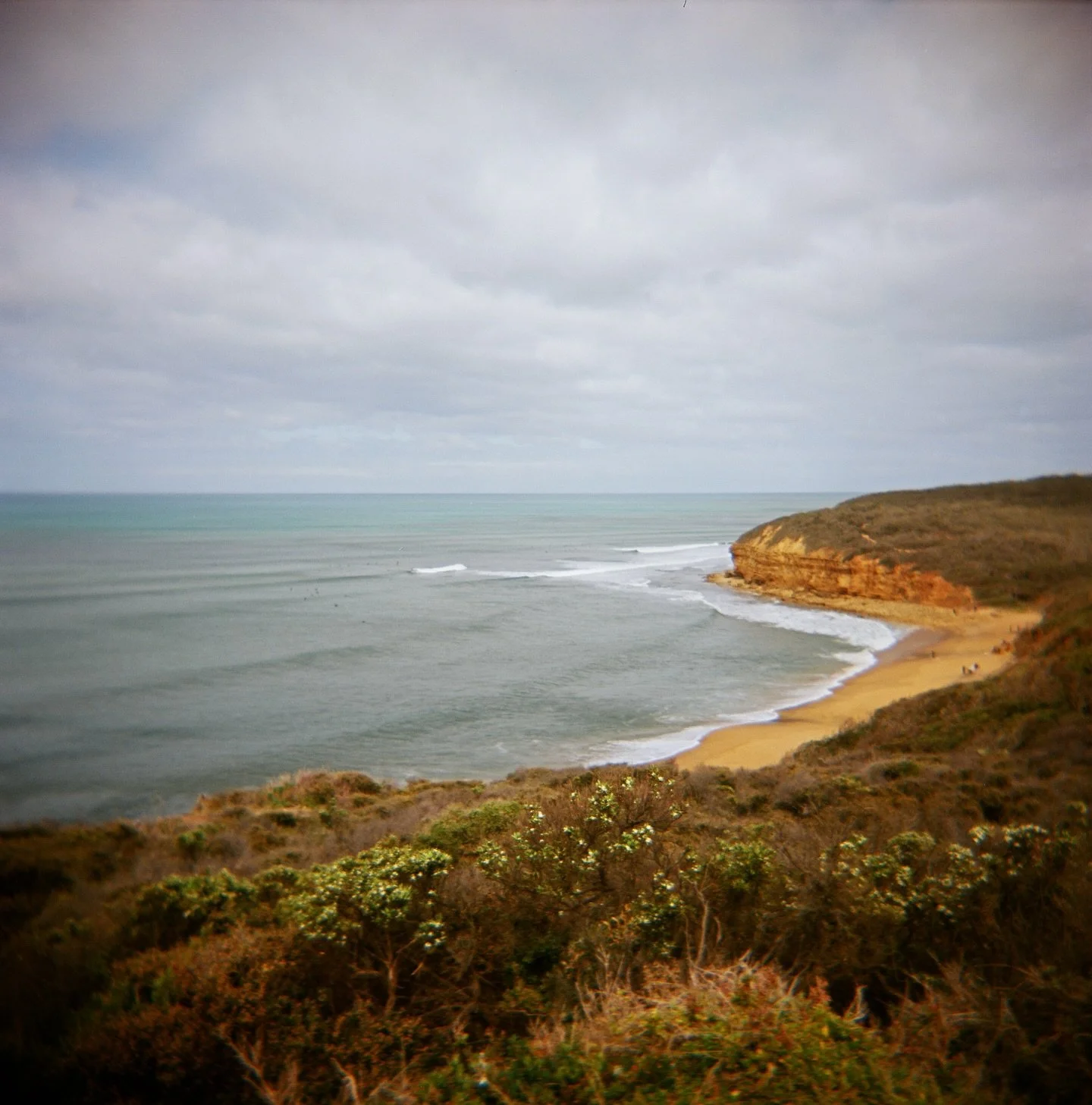 🌿THE BEAUTY OF FILM🌿
.
.
A few favourites from my long weekend on the surf coast in Victoria, all shot on medium format film. Slow, considered, deliberate. Film is not dead🤍
.
.
#photography #photographer #fineartprints #mediumformat #greatoceanro