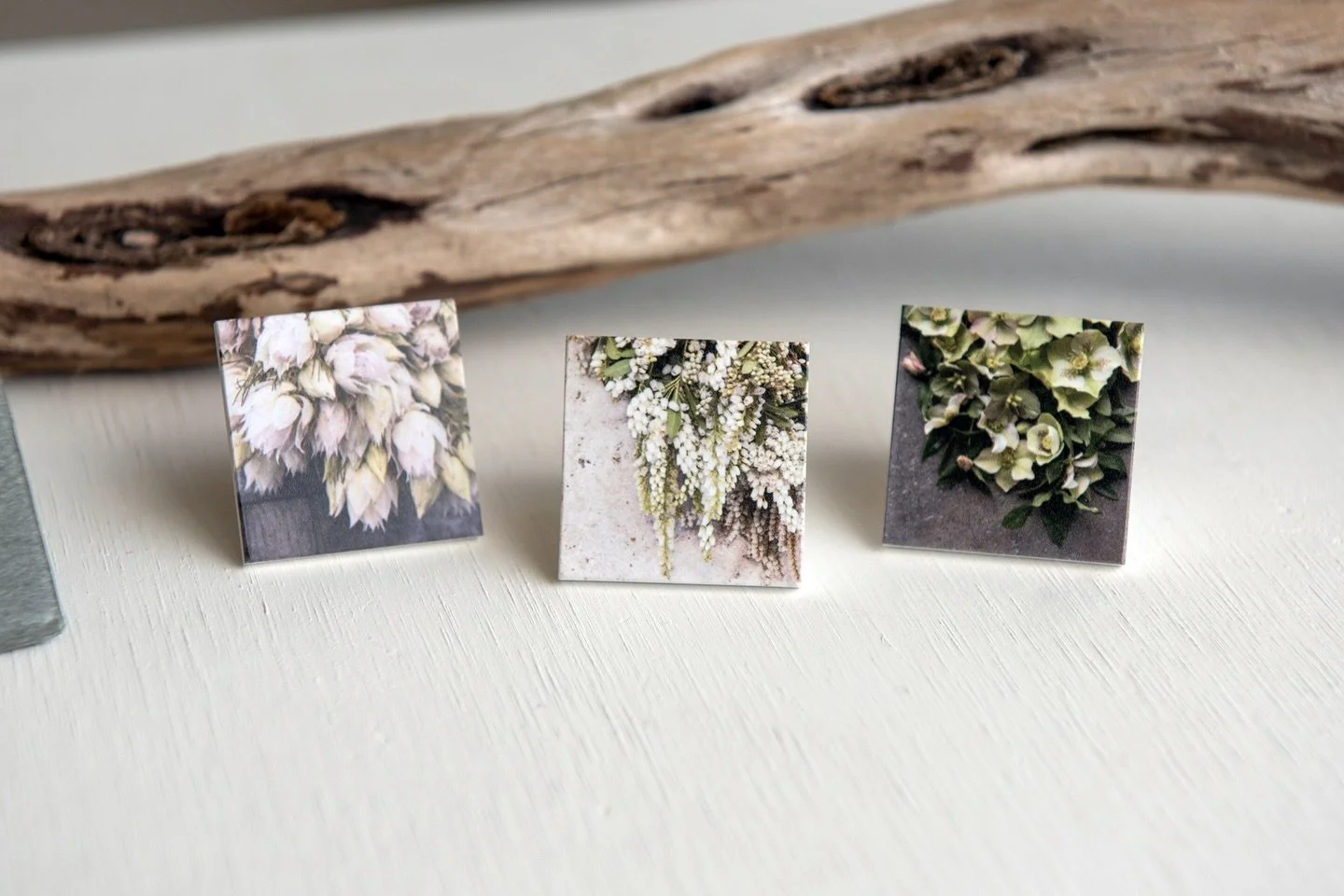 🌿LIL&rsquo; STONES🌿
.
.
Miniature artworks for your desk, shelf or beside table. The perfect gift, available now at the studio 🤍
.
.
#photography #photographer #fineartprints #lilstones #giftidea
