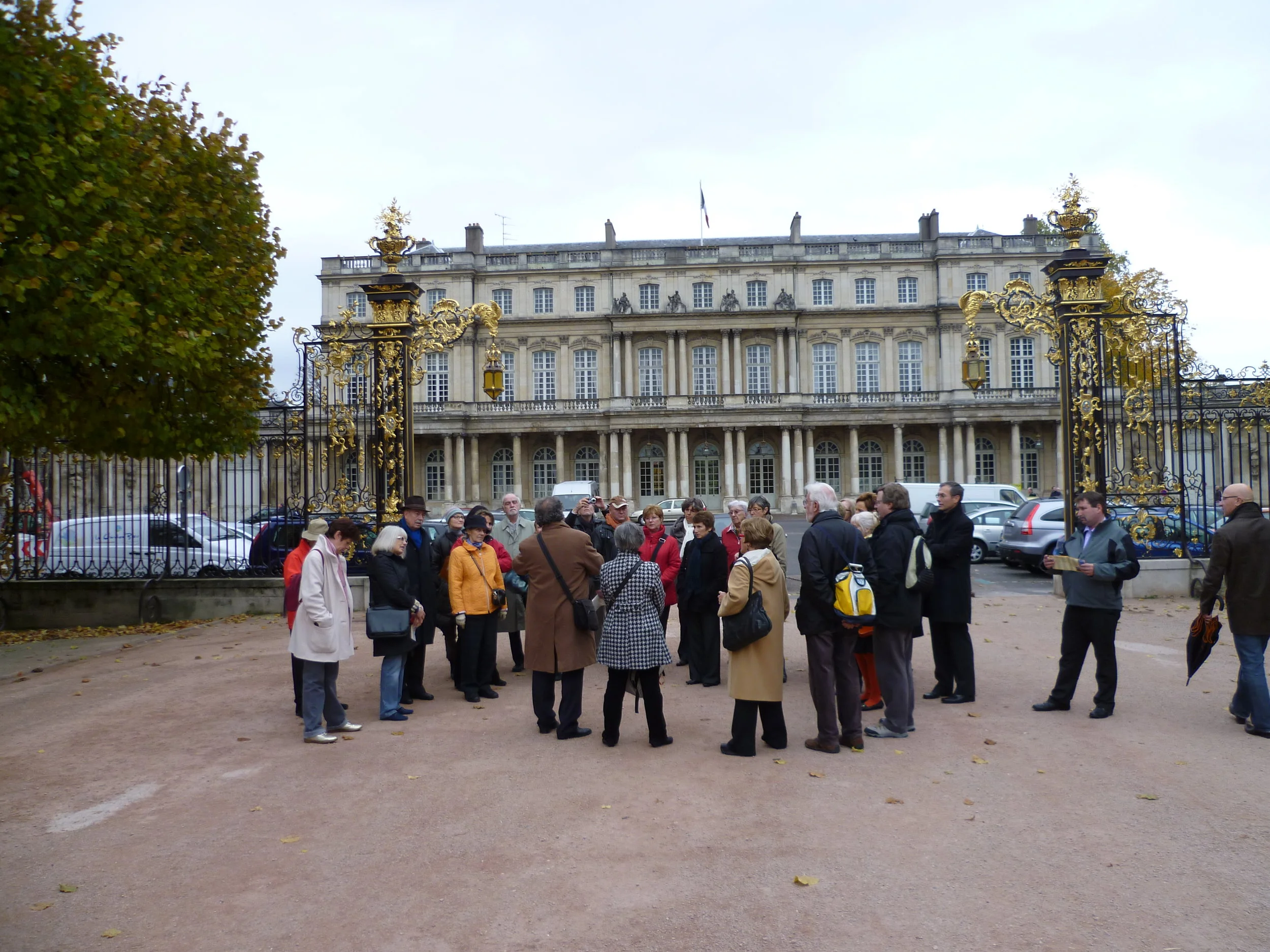Groupe à la place de la Carrière