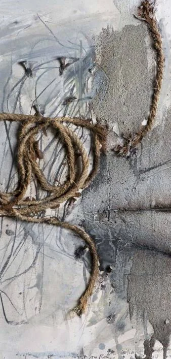 Rolf Iseli (*1934), Der Optimist , 1994, (détail), aquarelle, acrylique, craie grasse, sable, terre, métal (clous) et corde sur papier, 625 x 498 mm. Donation Jeunet en 2000, Francis Jeunet ayant été membre du comité d'ARTHIS