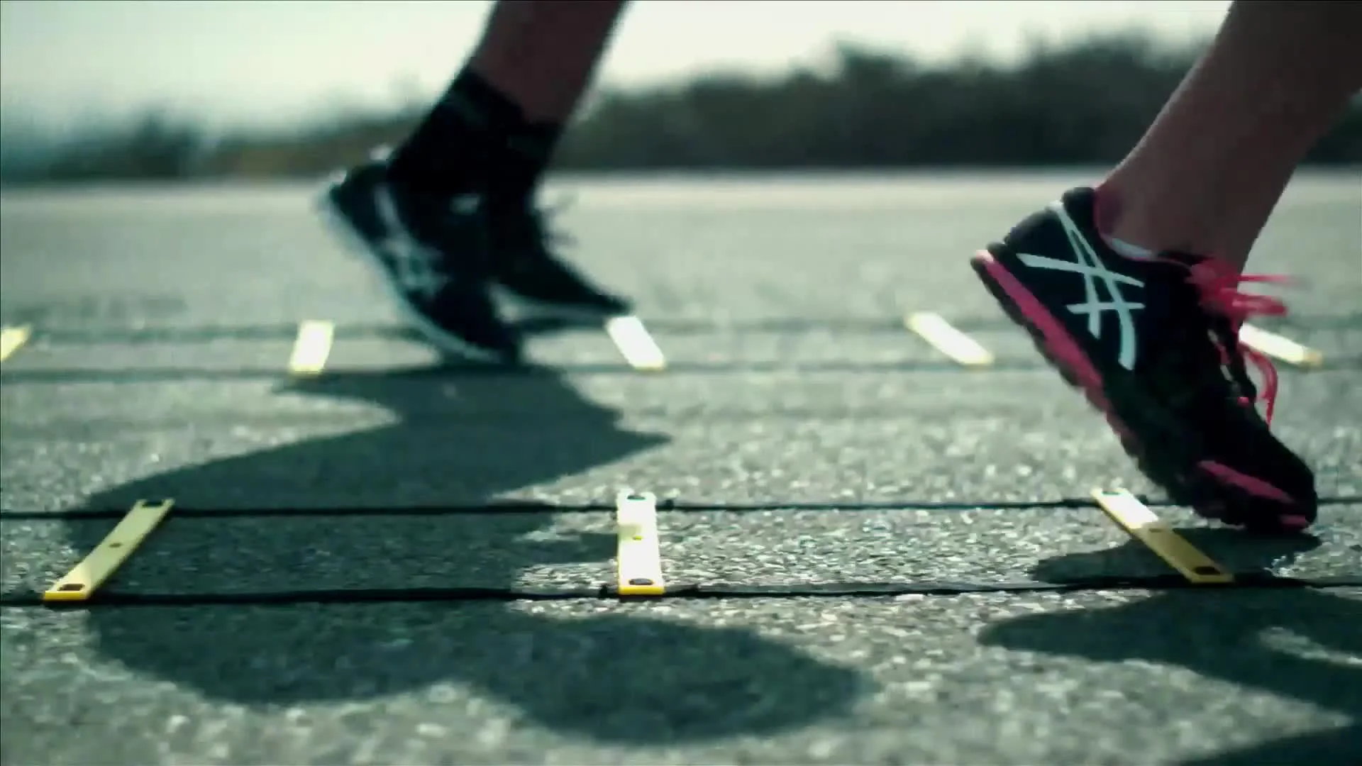 ASICS is well known for sponsoring marathons globally, which was the goal of a content strategy in 2017. Also, their HR department needed an effective recruitment video. 