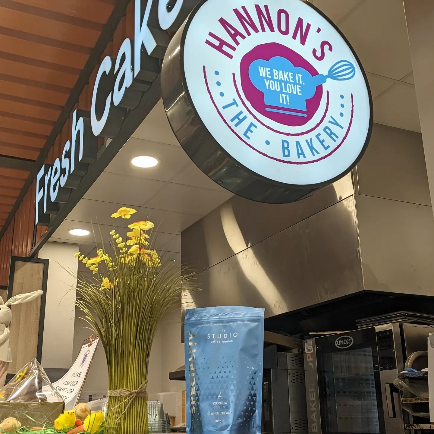 We had a great time this morning doing a coffee ☕ tasting at @hannons_supervalu_ratoath
Lovely staff, shop &amp; local products😊and not to forget the delicious 🤤 Hannon's baked goods 🍰
When doing your shop it's so so important to support #tasteloc