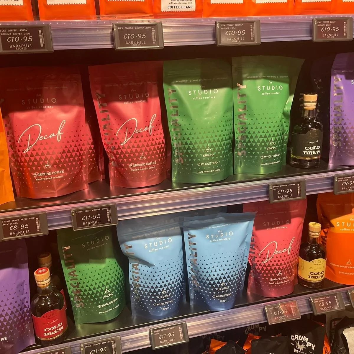 We are delighted to be front &amp; center on the coffee shelf @barnhillstores in Dalkey, Co.Dublin☕
Barnhill Stores won food store of the year in the 2023 retail excellence Ireland awards.
They truly showcase the best of Irish producers and the range