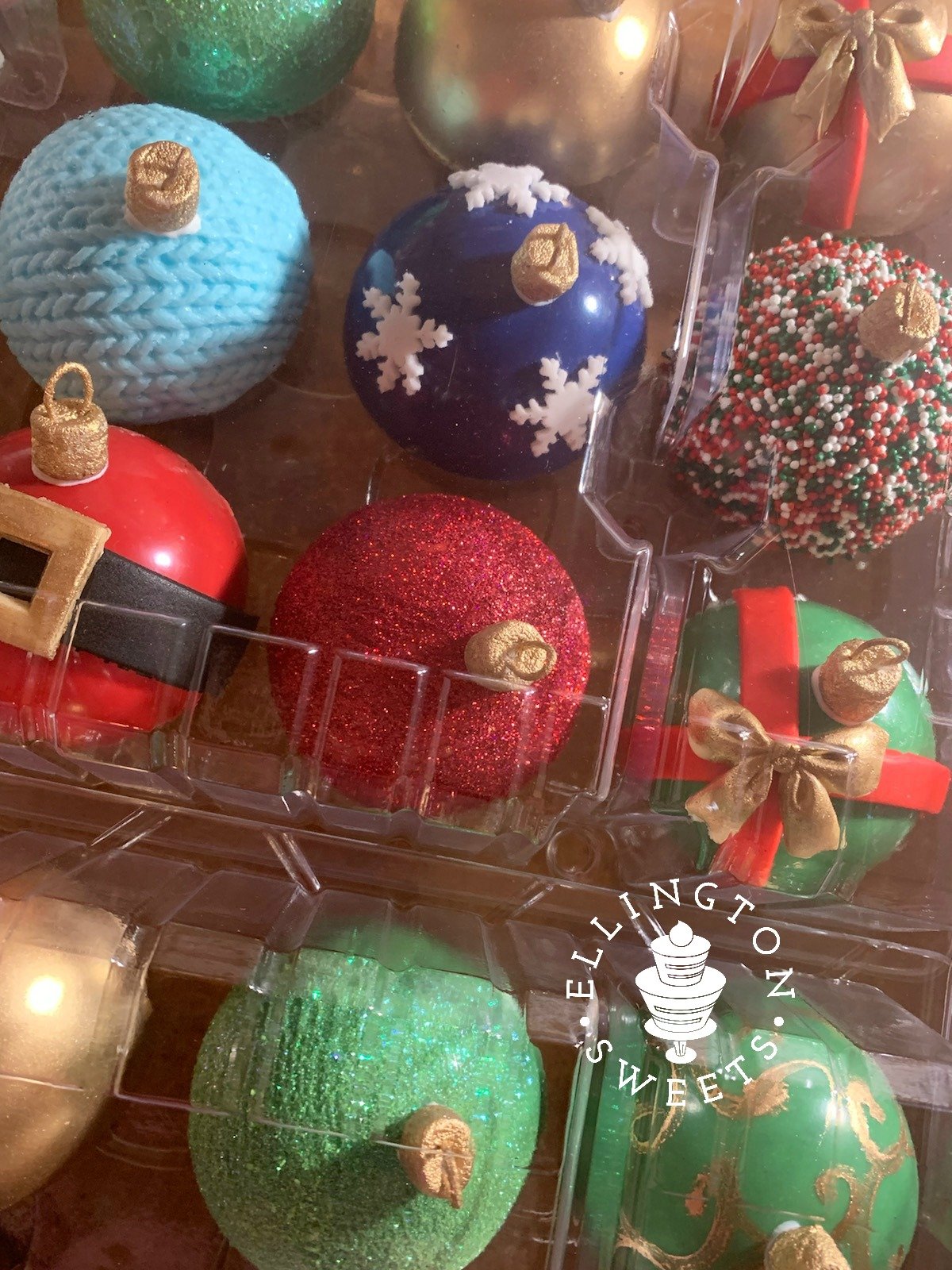 Ornament Cupcakes 2019.jpg