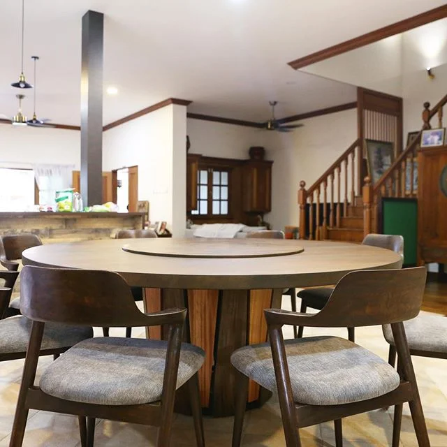 Today’s #MondayMoveInspo is a custom project put together for Victoria’s family. Fabricated out of the most gorgeous selection of Singaporean Mahogany, this 1.8m diameter table seats up to 8 persons in armchairs very comfortably with shared plates easily within reach on the Lazy Susan, making it perfect for multi-generational gatherings or large parties.
•
Round tables are amazing: they fit big groups well because everybody can easily reach the food and maintain eye contact around the table for good conversation, and they fit small spaces as well providing more room per person than the equivalent square table by avoiding awkward corners.
•
We’ve been getting a growing number of enquiries on round tables, and while we don’t carry them in stock, we’re happy to customise them on a per order basis.