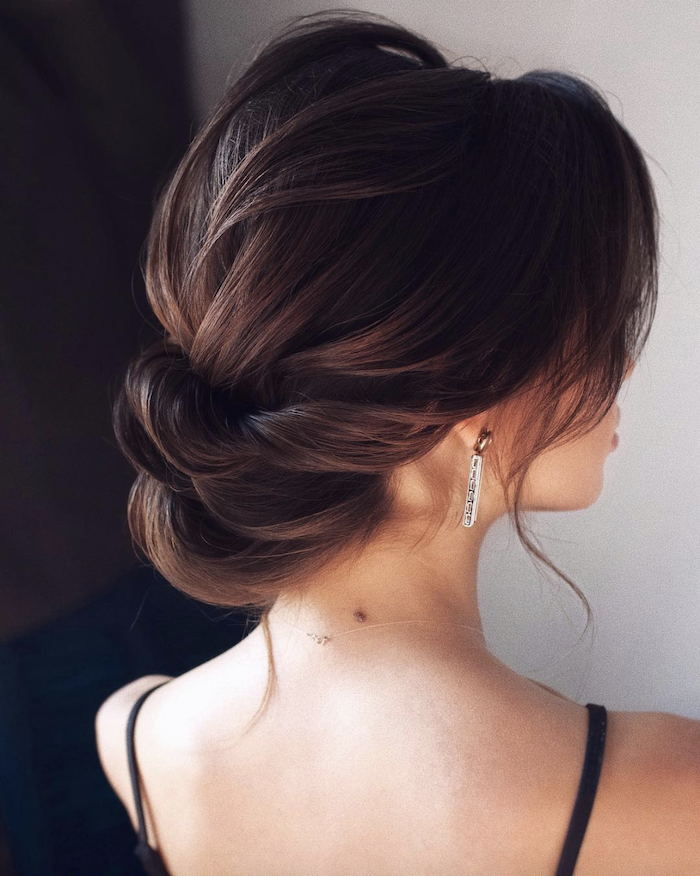 Wedding-hair-trends-for-2019_textured-twists-8.png