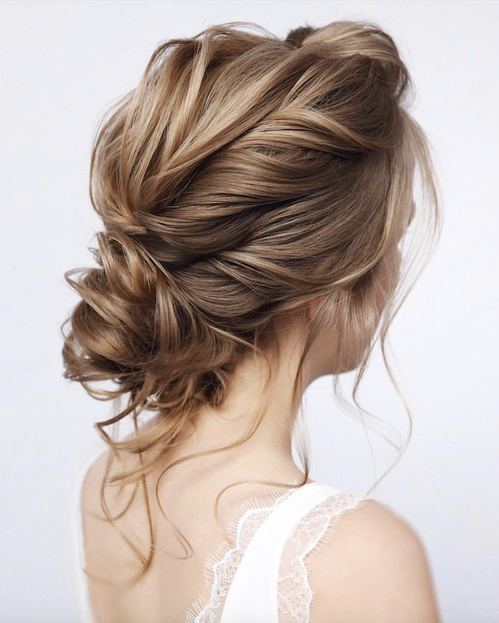 Wedding-hair-trends-for-2019_textured-twists-10.png