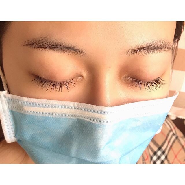 .*
Japanese single lash 
Style: natural 
QTY: 80 
Thickness: 0.15
Curl: j
Length: 8-10
.
.
All our eyelash extension are:
🎀 strictly follows 1 lash on 1 lash rule
🎀 1 to 2mm away from your eyelid
🎀 non-irritative, non-itchy, completely comfortable