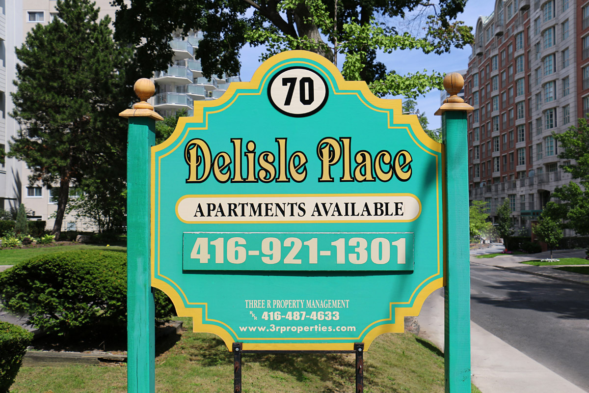 3R14 - 70 Delisle - Photo2 Sign.jpg
