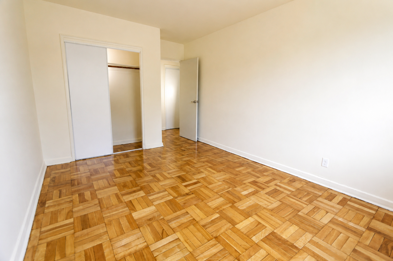 18tBedroom .png