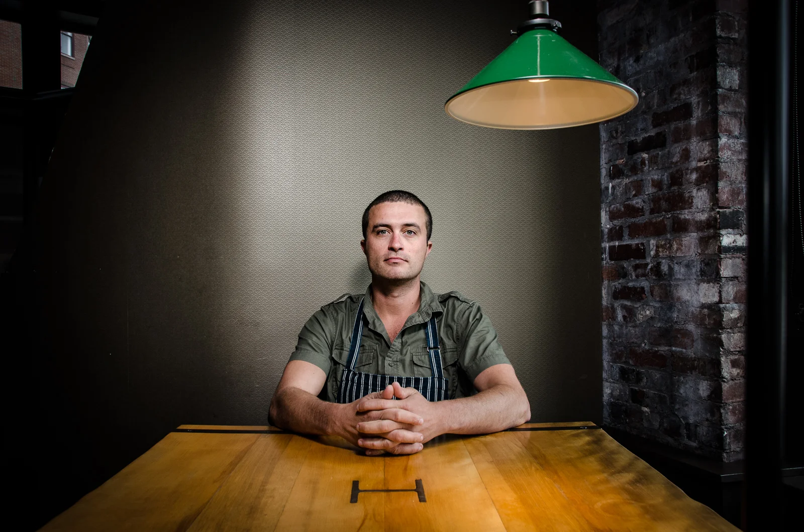 Mike, Restauranteur