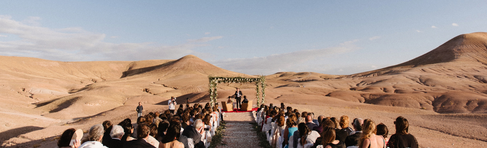 feature-chloe-lapeyssonnie-cool-modern-hipster-wedding-desert-morocco-marrakech-lapause_0011.jpg