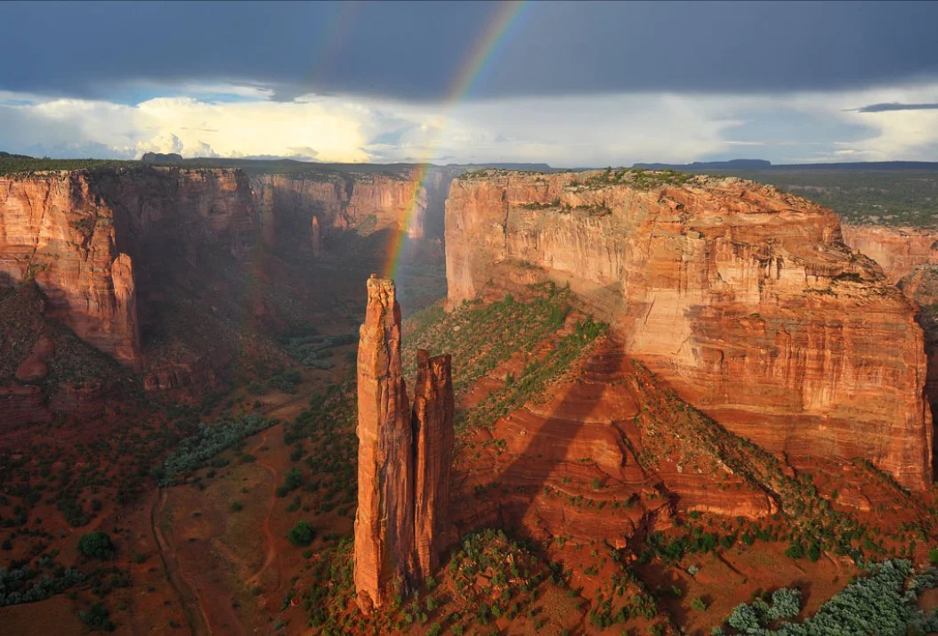 Spider-rock-from-the-rim.jpg