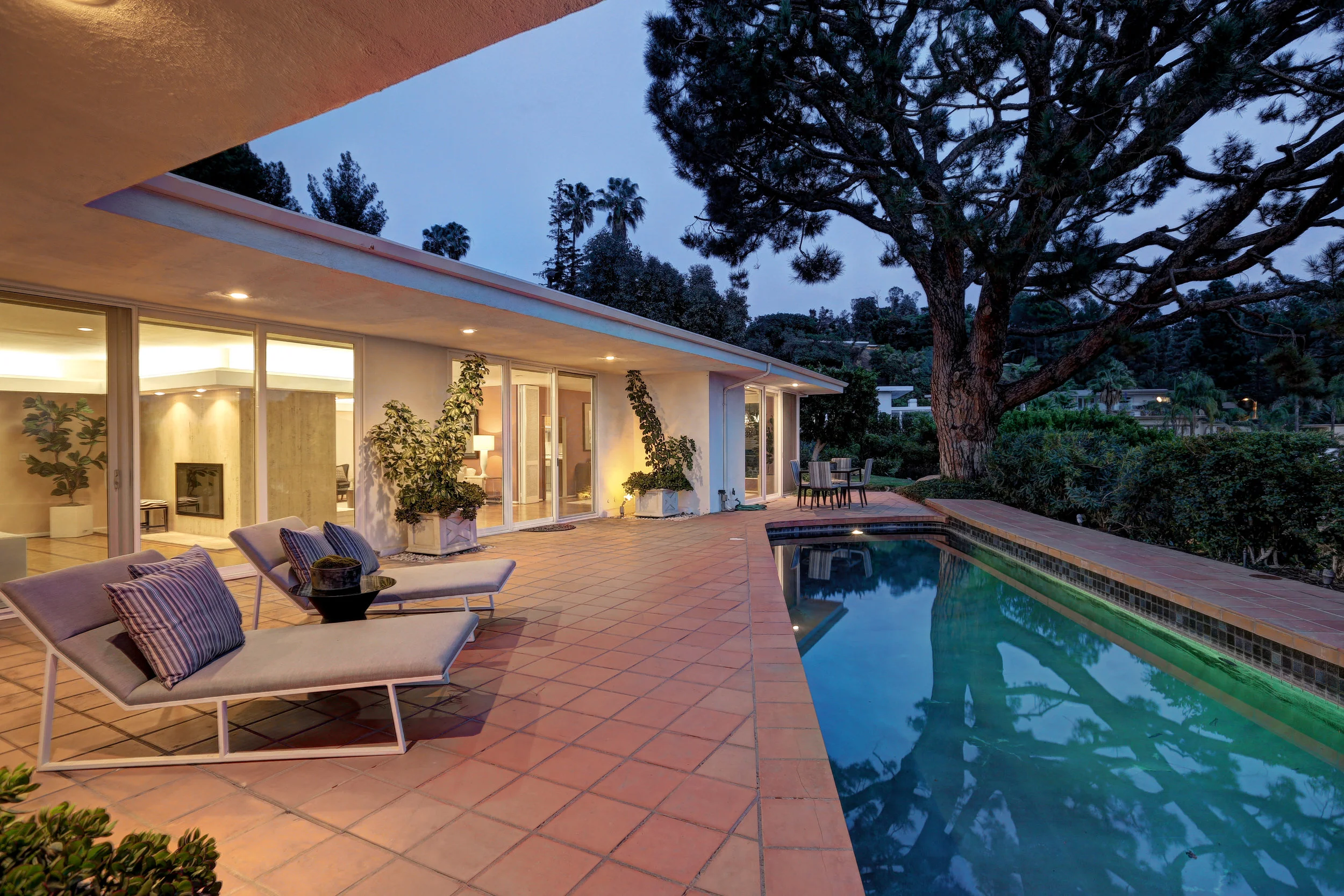 <b>510 Arkell Drive | Trousdale Beverly Hills</b><br>SOLD! $5,300,000