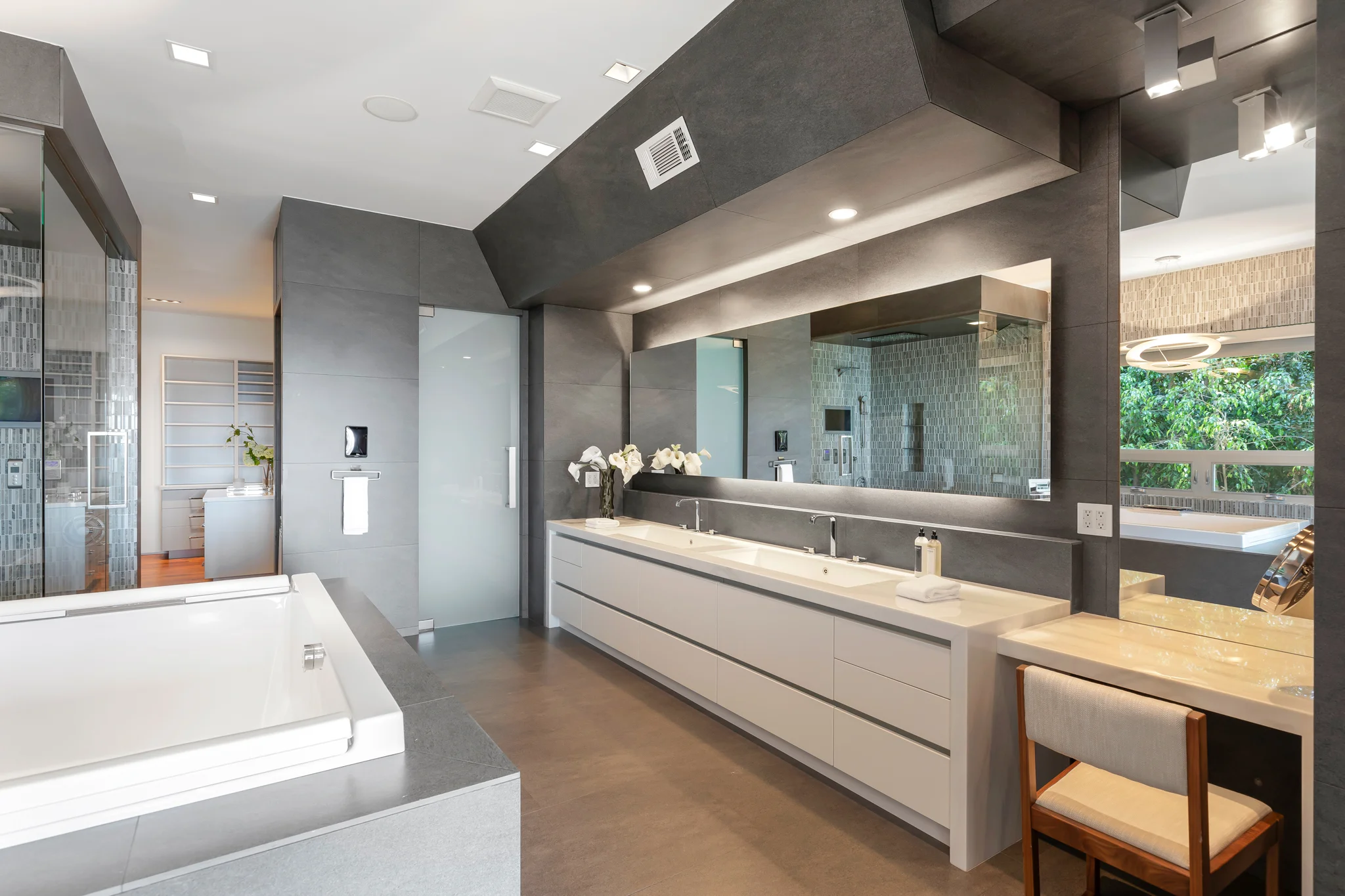 1557 Tower Grove_032.jpg