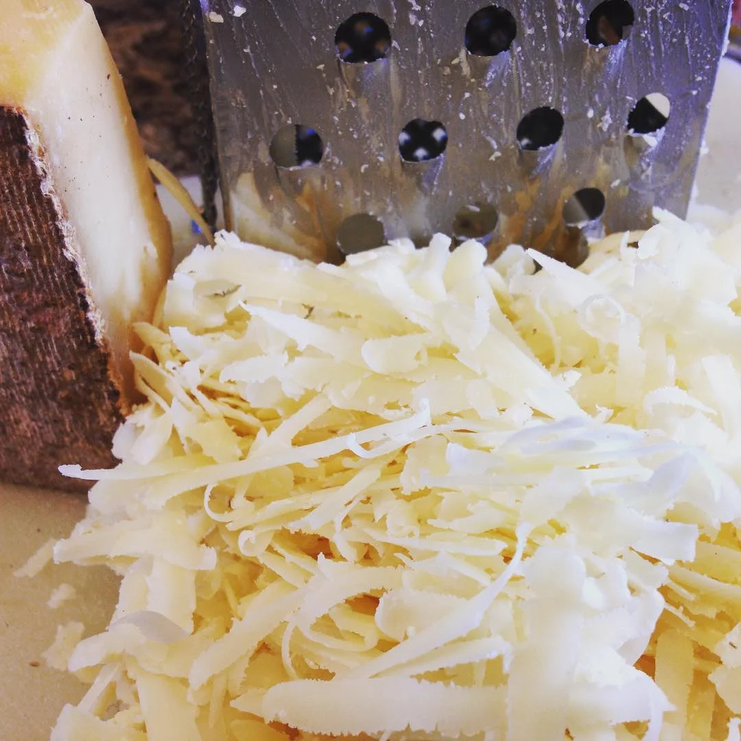 lucky-linda-cheddar-shreds.jpg