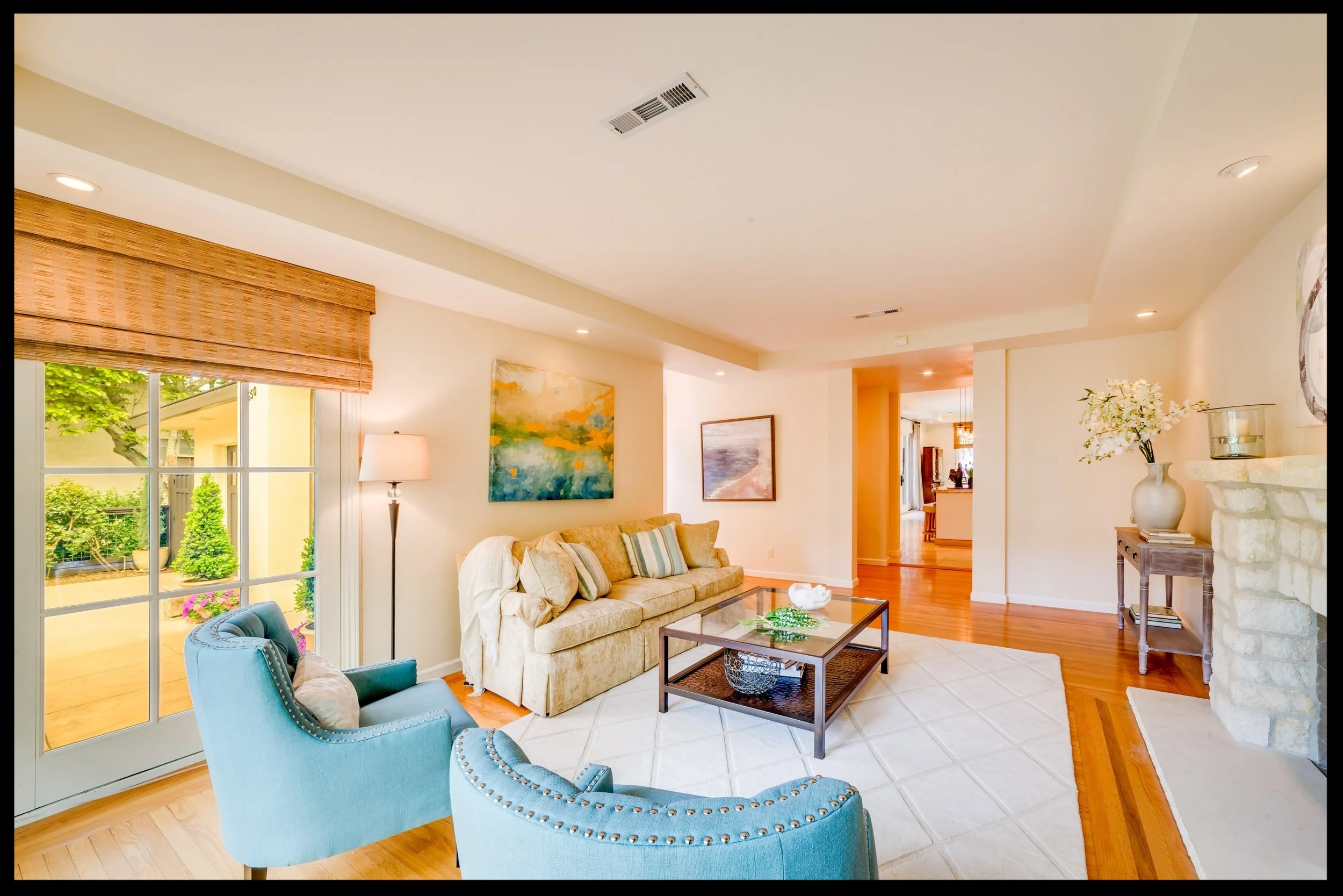  Warm and inviting Living Room 