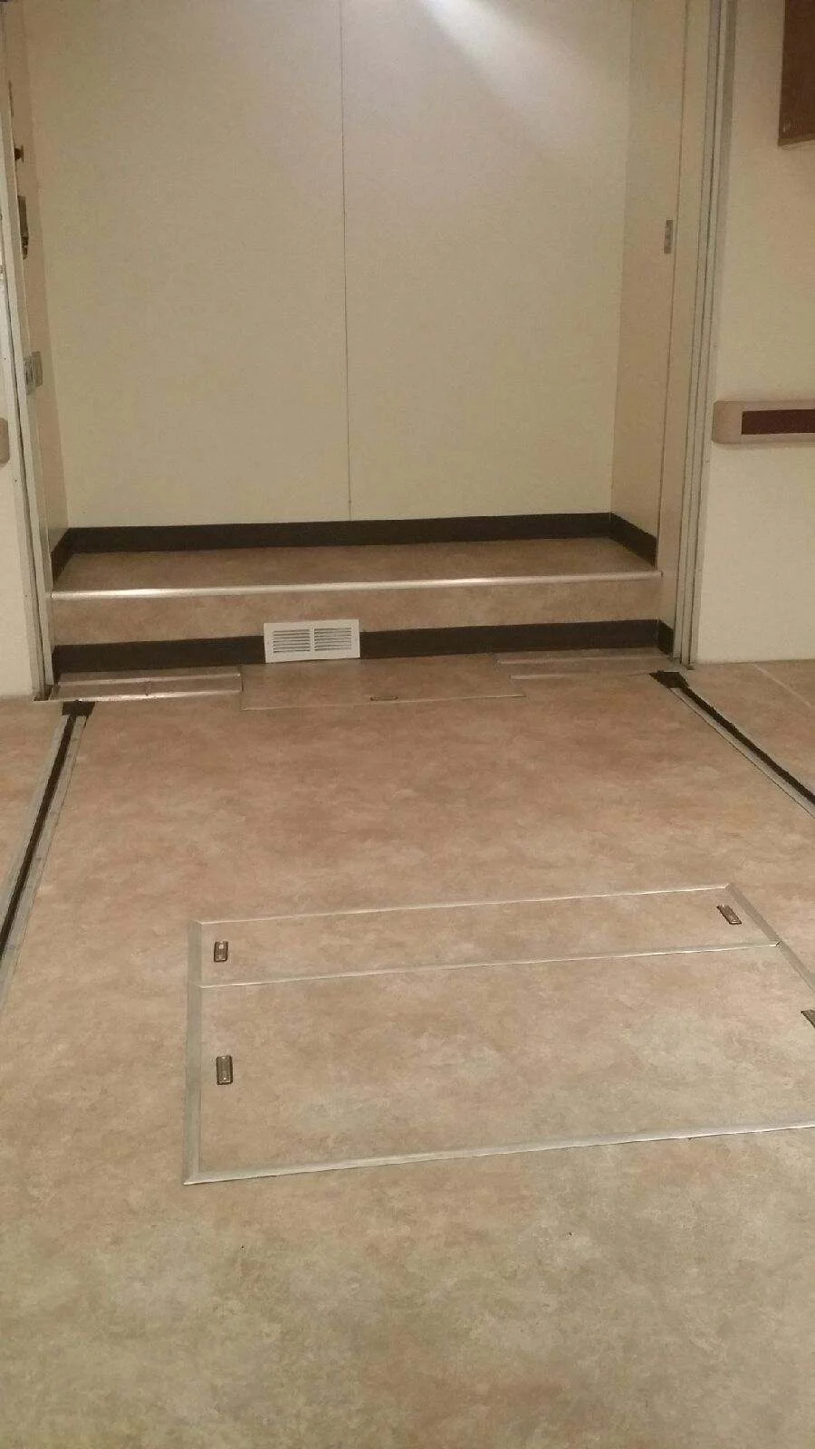 1989 International Mobile coach  