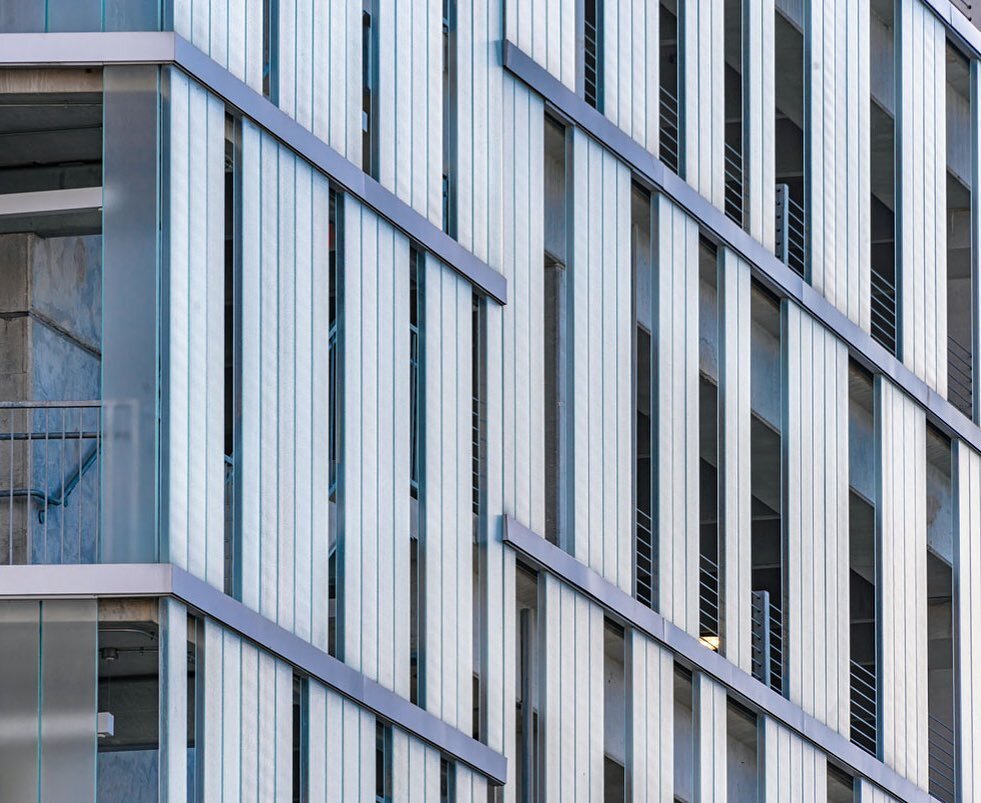A custom-engineered channel glass system by @bendheimglass creates the parking facade of the Frost Tower in San Antonio, Texas. The project includes approximately 28,000 square feet of Bendheim&rsquo;s single-glazed Lamberts&reg; channel glass, with 