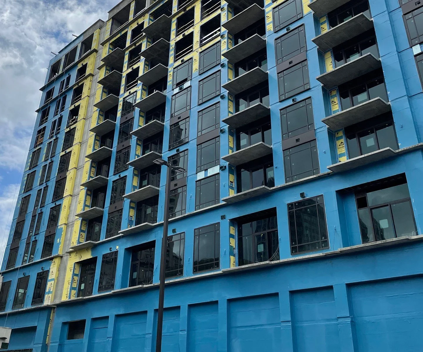 CCW Barritech VP install in progress at 99 W Paces Ferry Project in Atlanta. 

#ccwsolutions #airbarriers #specmat7