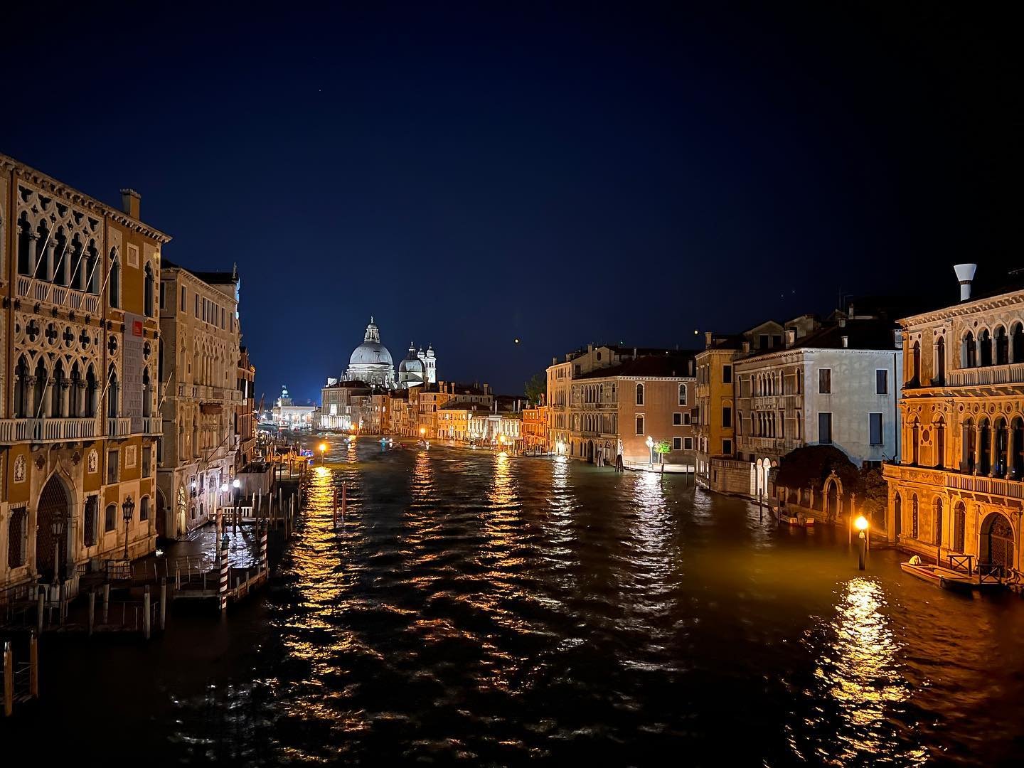 Can't get enough of the stunning architecture in Italy and Greece! From the towering columns of the Parthenon to the intricate details of the St Mark&rsquo;s Basilica and the beauty of Florence and Venice, each structure tells a story of a rich cultu