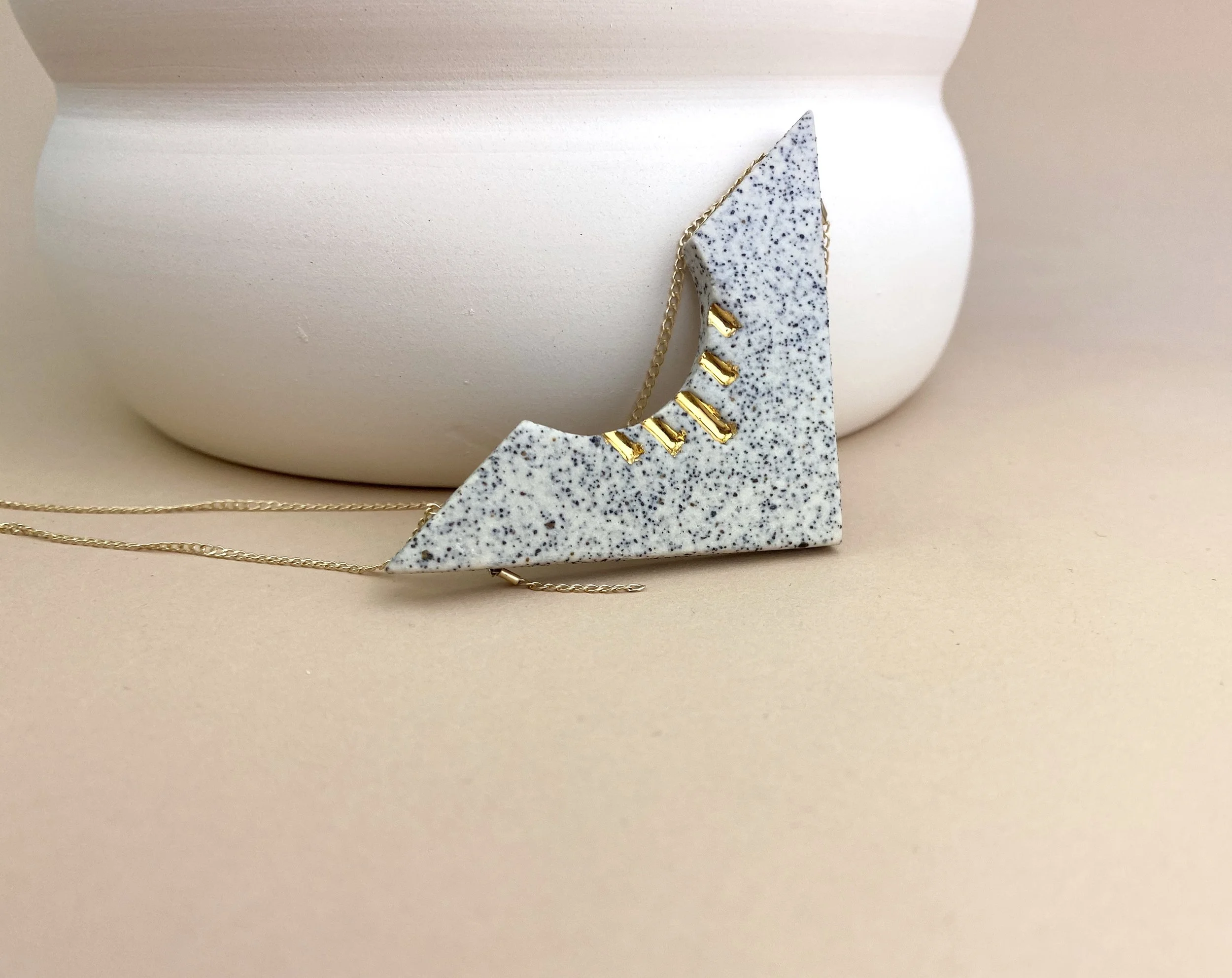 Arrow - Granite Speckle