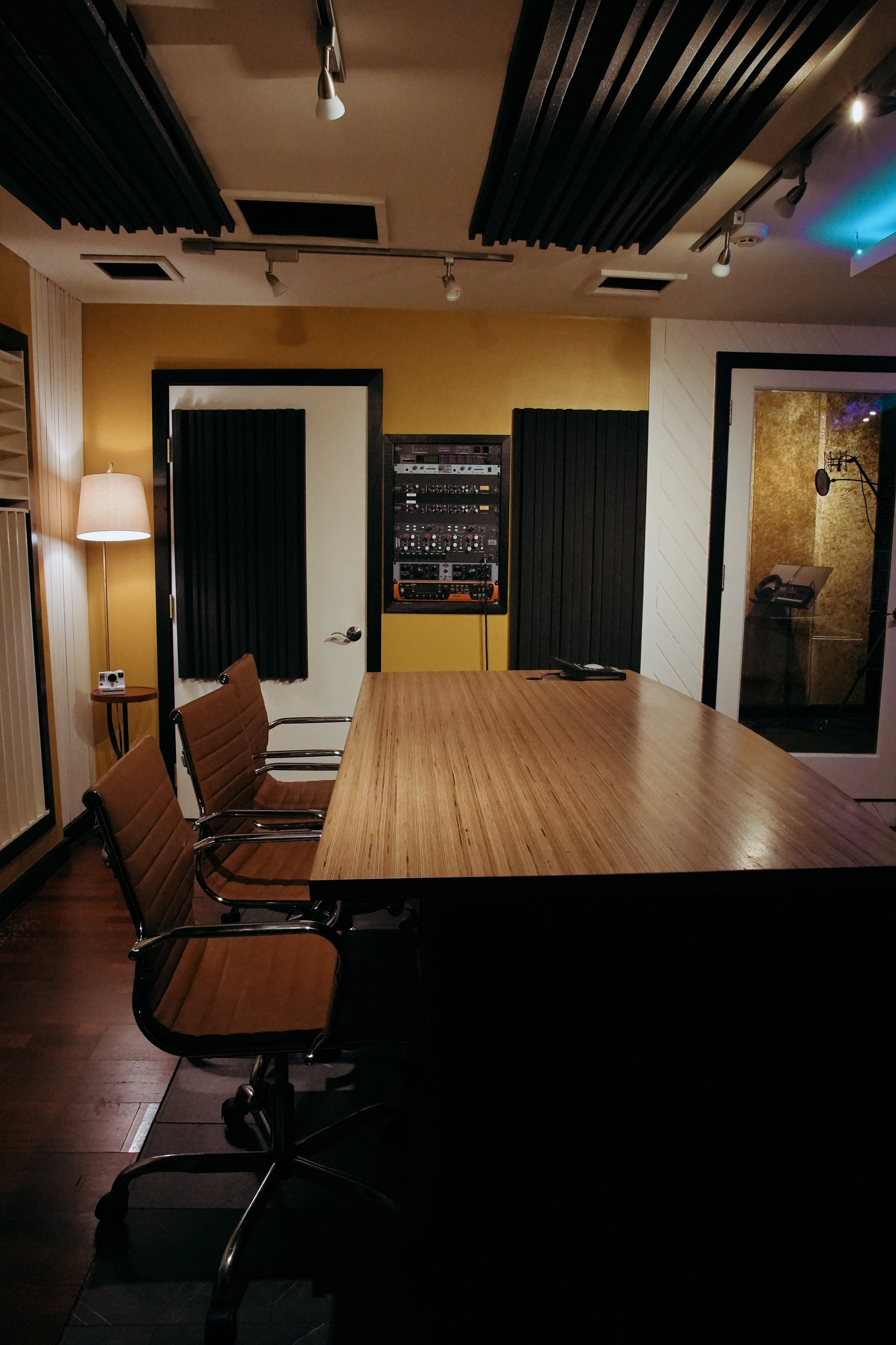 Studio21.jpg