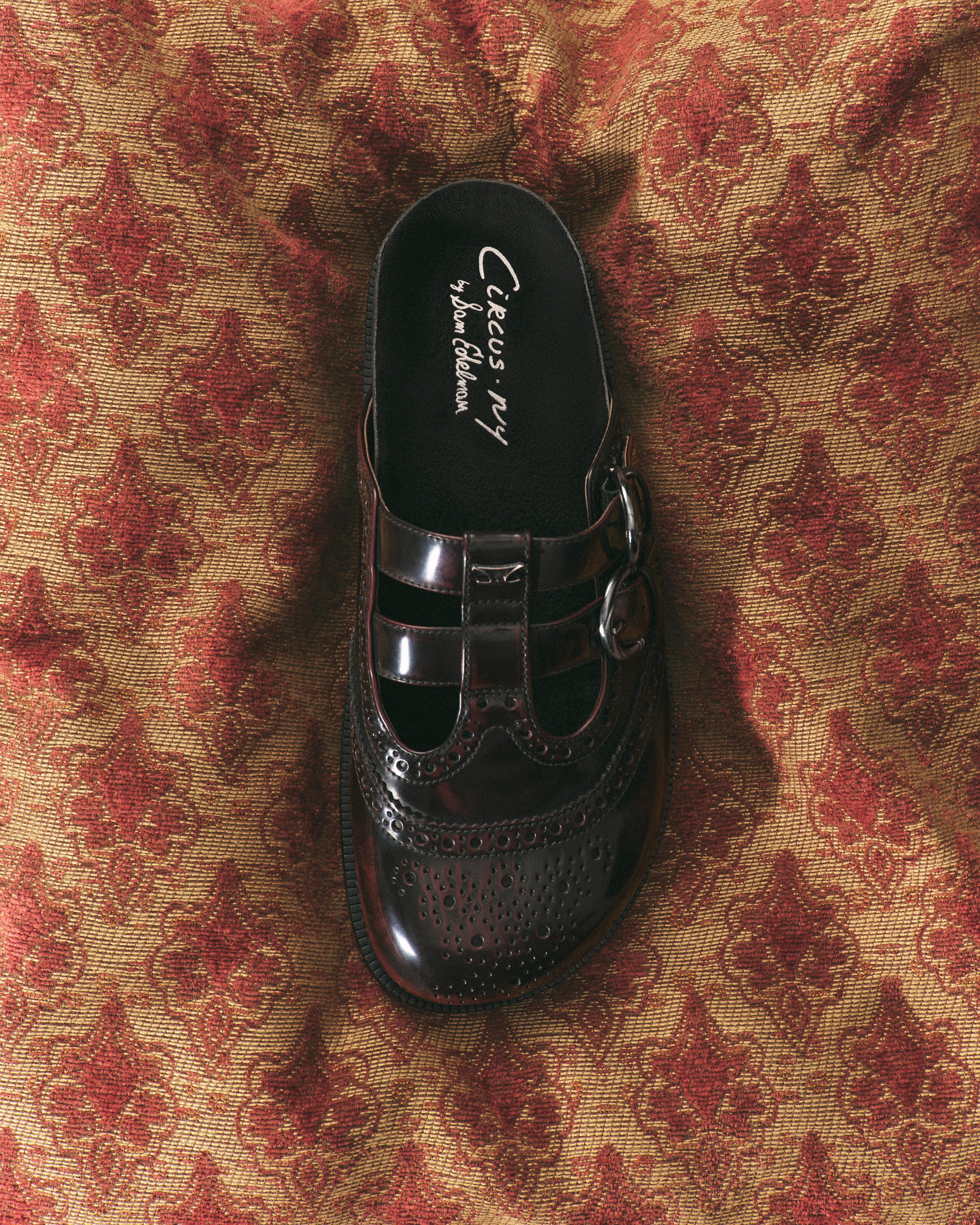 CNY_FW25-1_STILL_CLAUDIA_BLACK SPICED PLUM_198_OPT_5.jpg