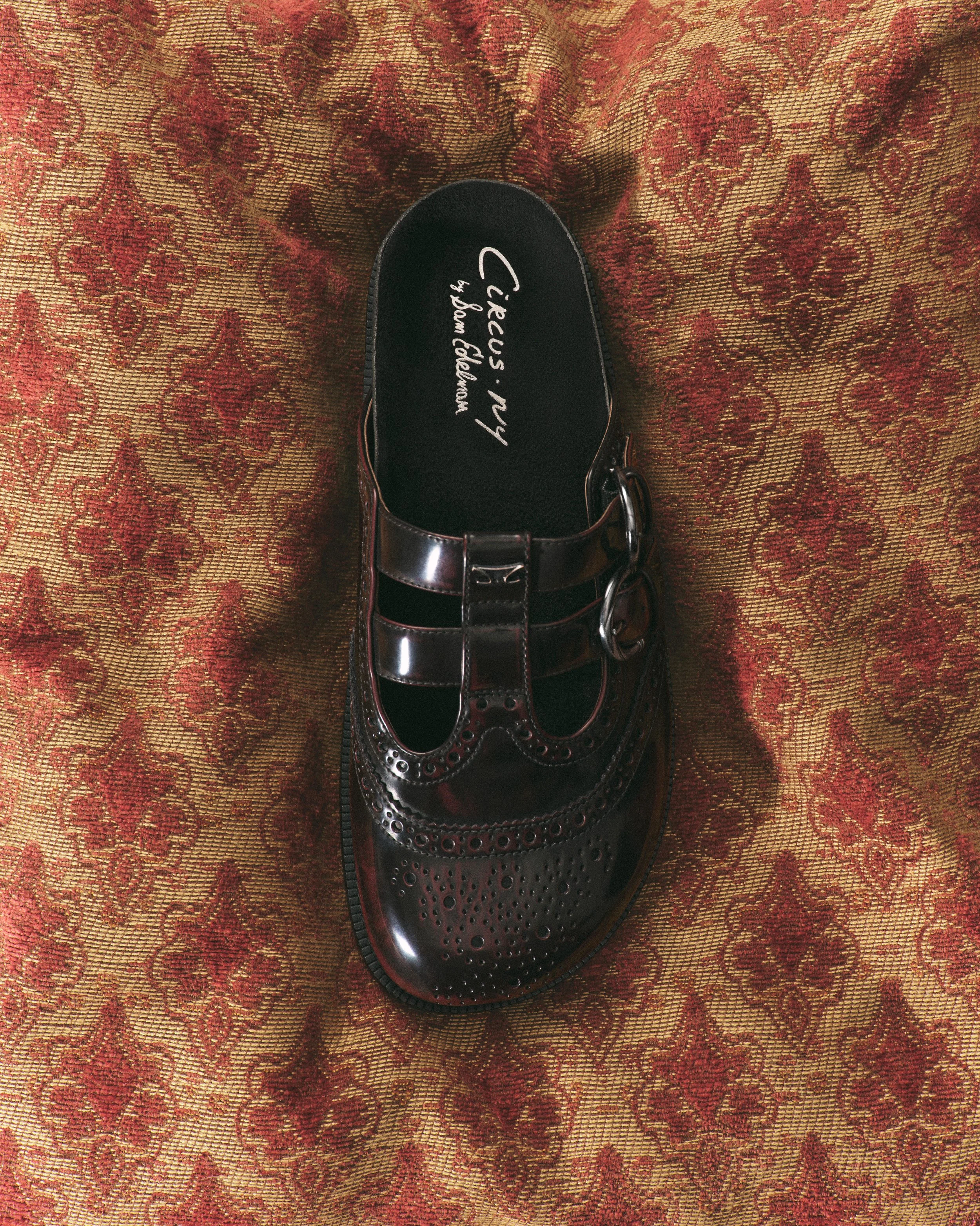 CNY_FW25-1_STILL_CLAUDIA_BLACK SPICED PLUM_198_OPT_5.jpg