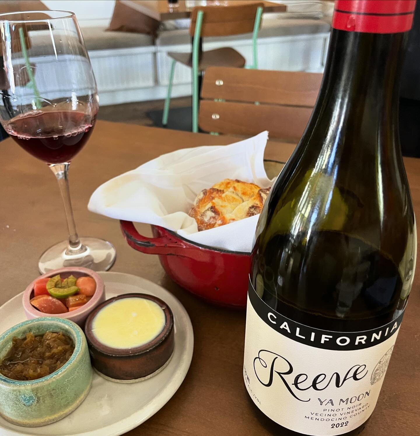 Ya Moon carbonic Pinot Noir by @reevewines and fresh bread (w/ salted butter) by @chasingsage is the afternoon pick me up we didn&rsquo;t know we needed. 🤩