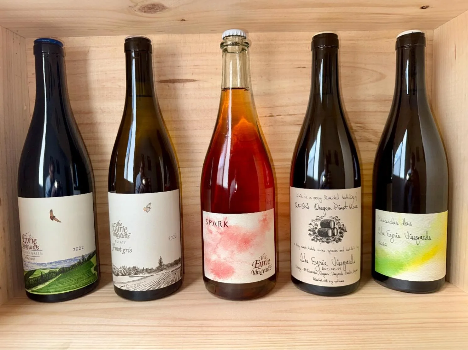πΏβ¨ The pioneer of Oregon Pinot Noir. Founded in 1965, The Eyrie Vineyards continues to set the standard for elegant, expressive wines that showcase the beauty of the Willamette Valley. π· Whether you’re savoring their iconic Pinot Noir or expl