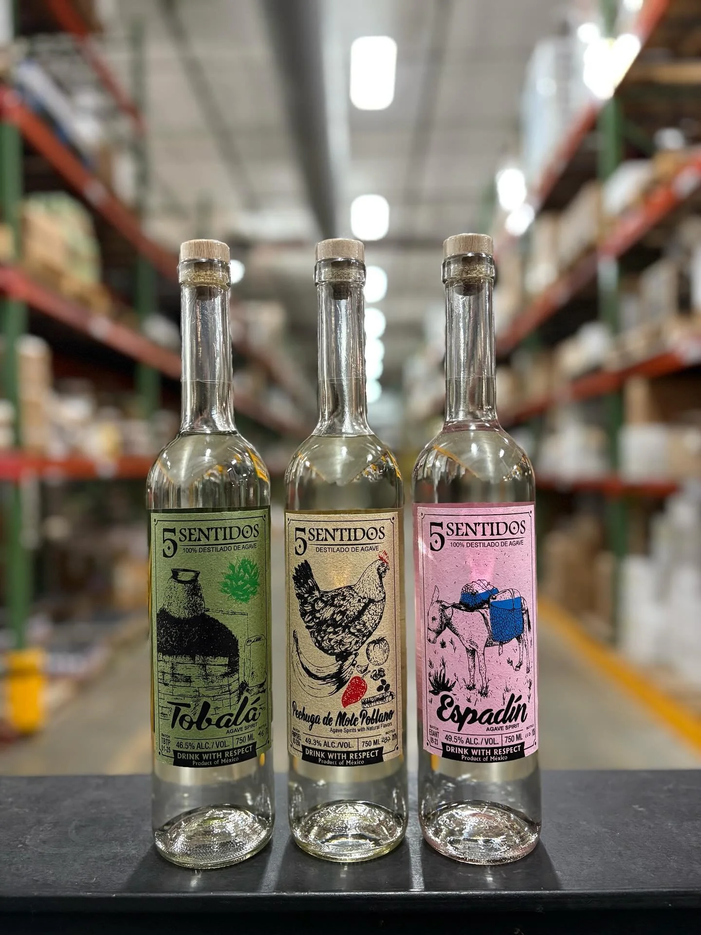 Fresh, limited selections are available from our friends at @pmspirits and @5sentidosagave, including a collaboration with our friends from @otherhalfnyc π΅π₯
Delfino Tobòn Mejia #Pechuga de Mole Poblano:
A 328-liter batch from San Pabl