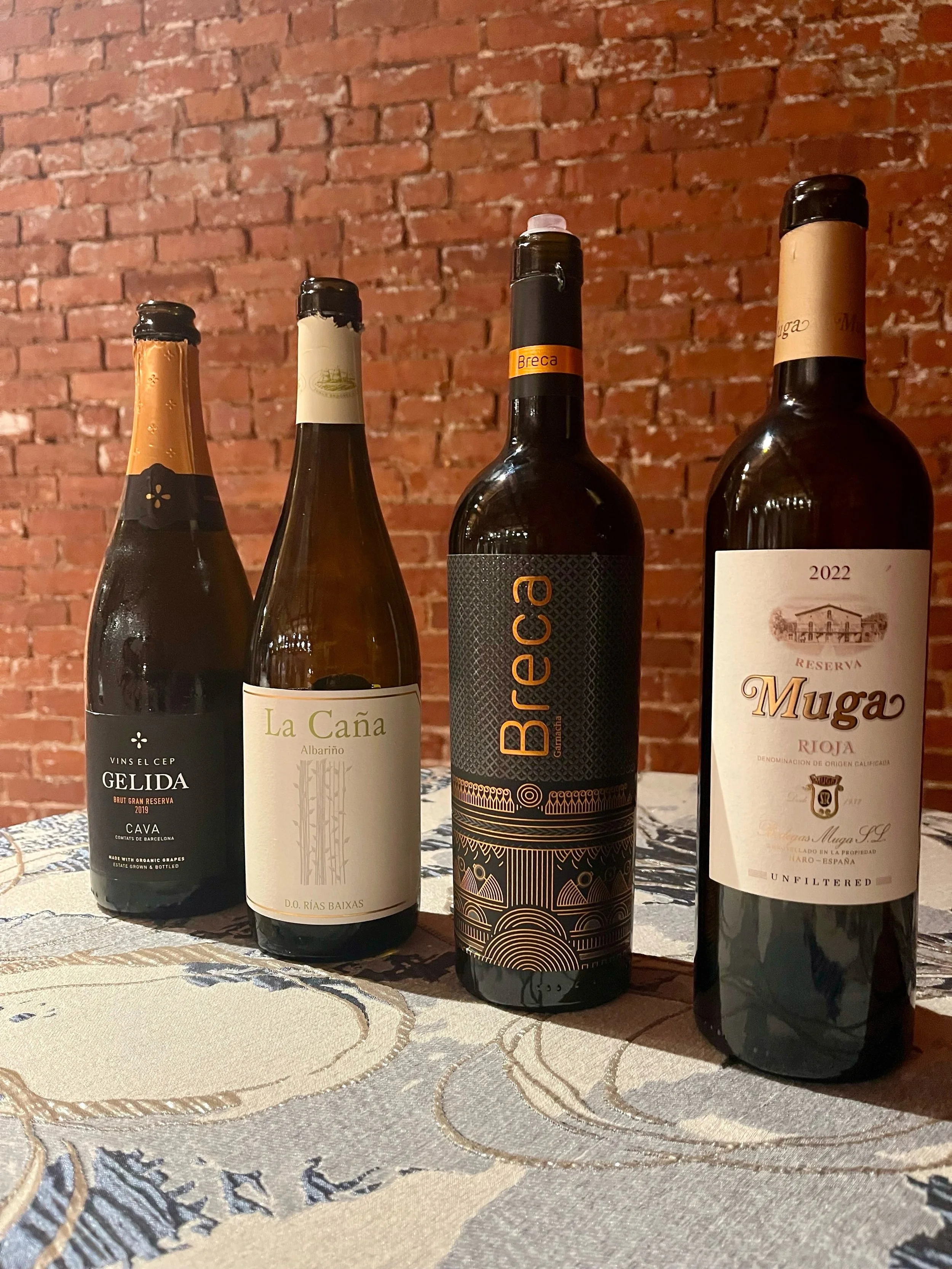 A journey through Spain, one glass at a time! 🇪🇸🍷

From the sparkling wines of Pened&egrave;s to the crisp whites of R&iacute;as Baixas and bold reds of Calatayud and Rioja, Spain&rsquo;s diverse wine regions offer something for every palate.

🥂 