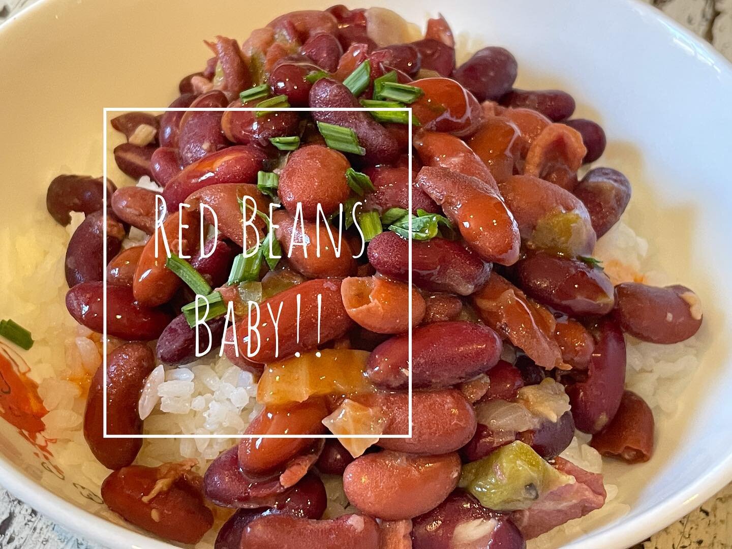 It&rsquo;s Monday! Y&rsquo;all know what that means&hellip;red beans and rice as tonight&rsquo;s special&hellip;this tastiness pairs beautifully with these cool jazz sounds. Play it again Joe. 
#kimbros #franklintn #redbeansandrice #kimbrospickinparl